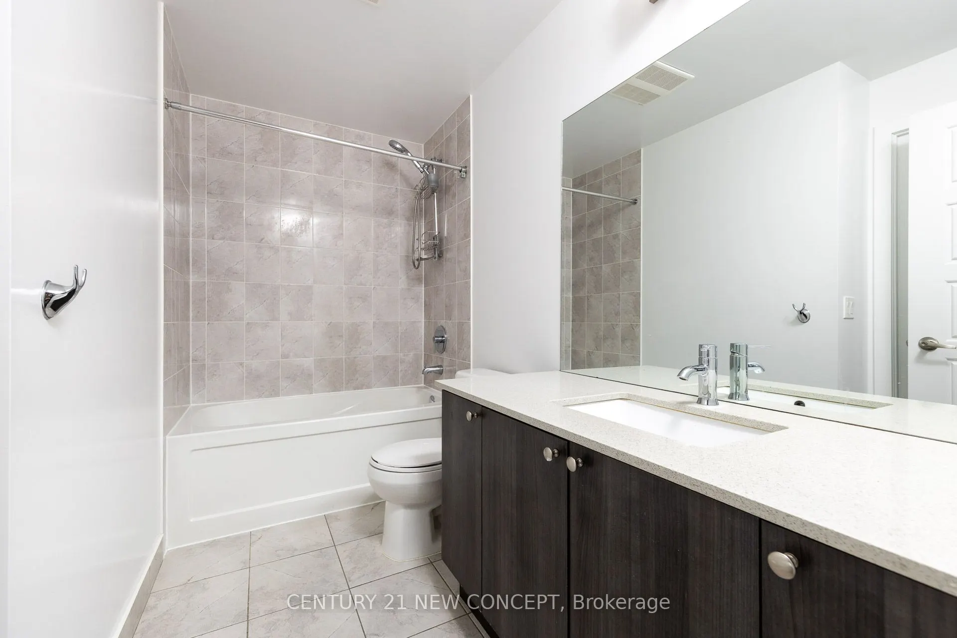 7 Kenaston Gardens, #323