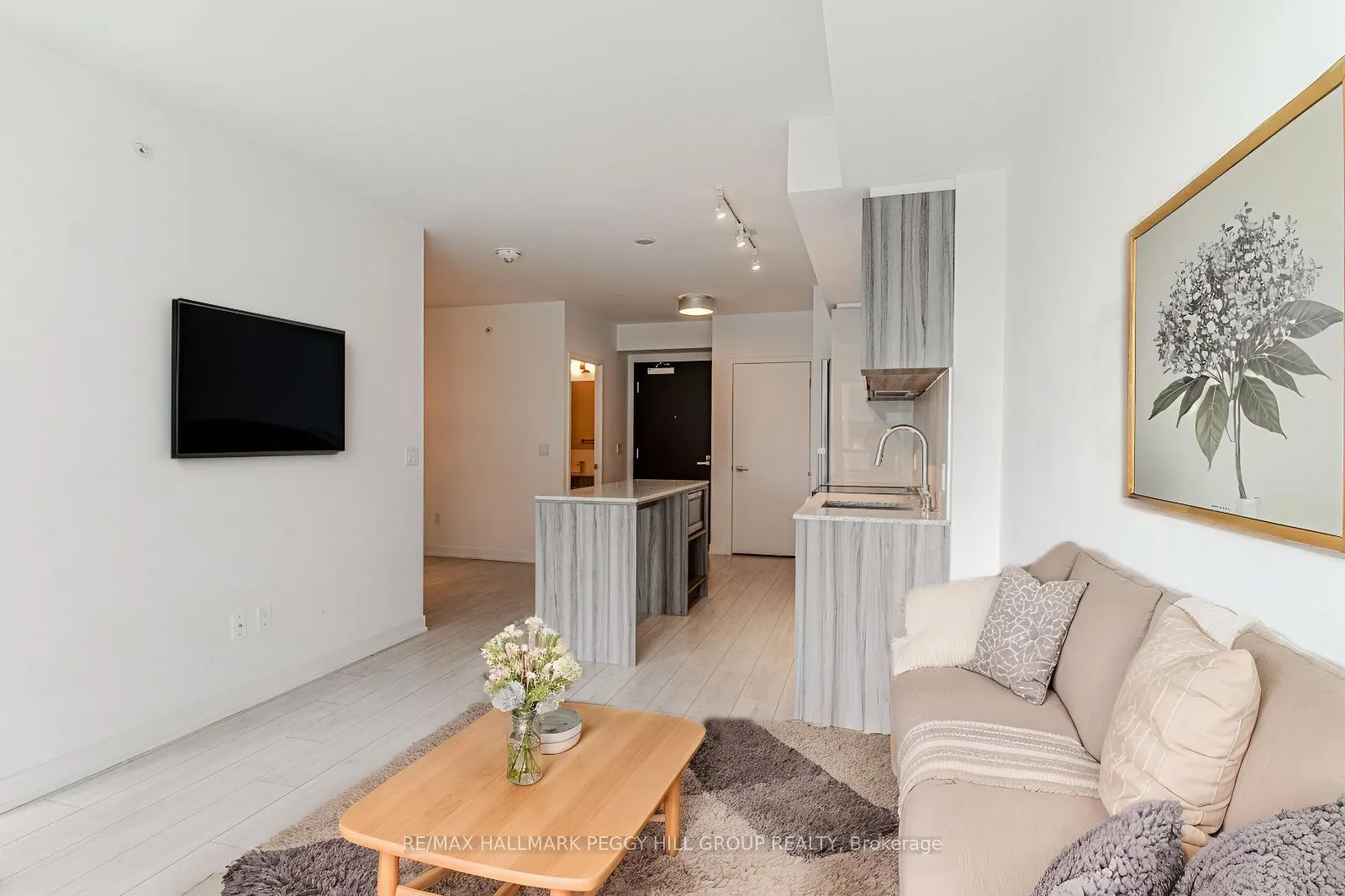 31 Tippett Road, #460
