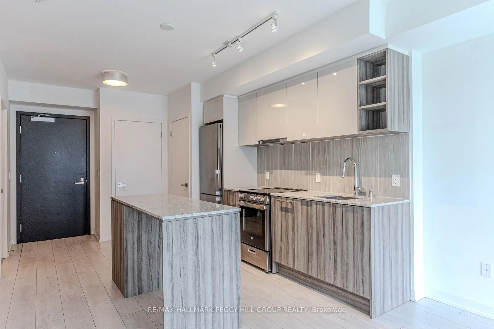 31 Tippett Road, #460