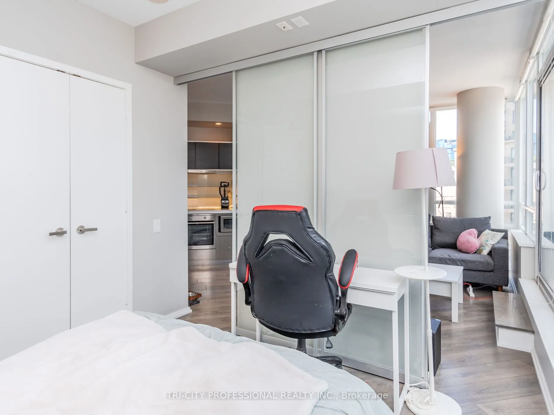 45 Charles Street E, #709