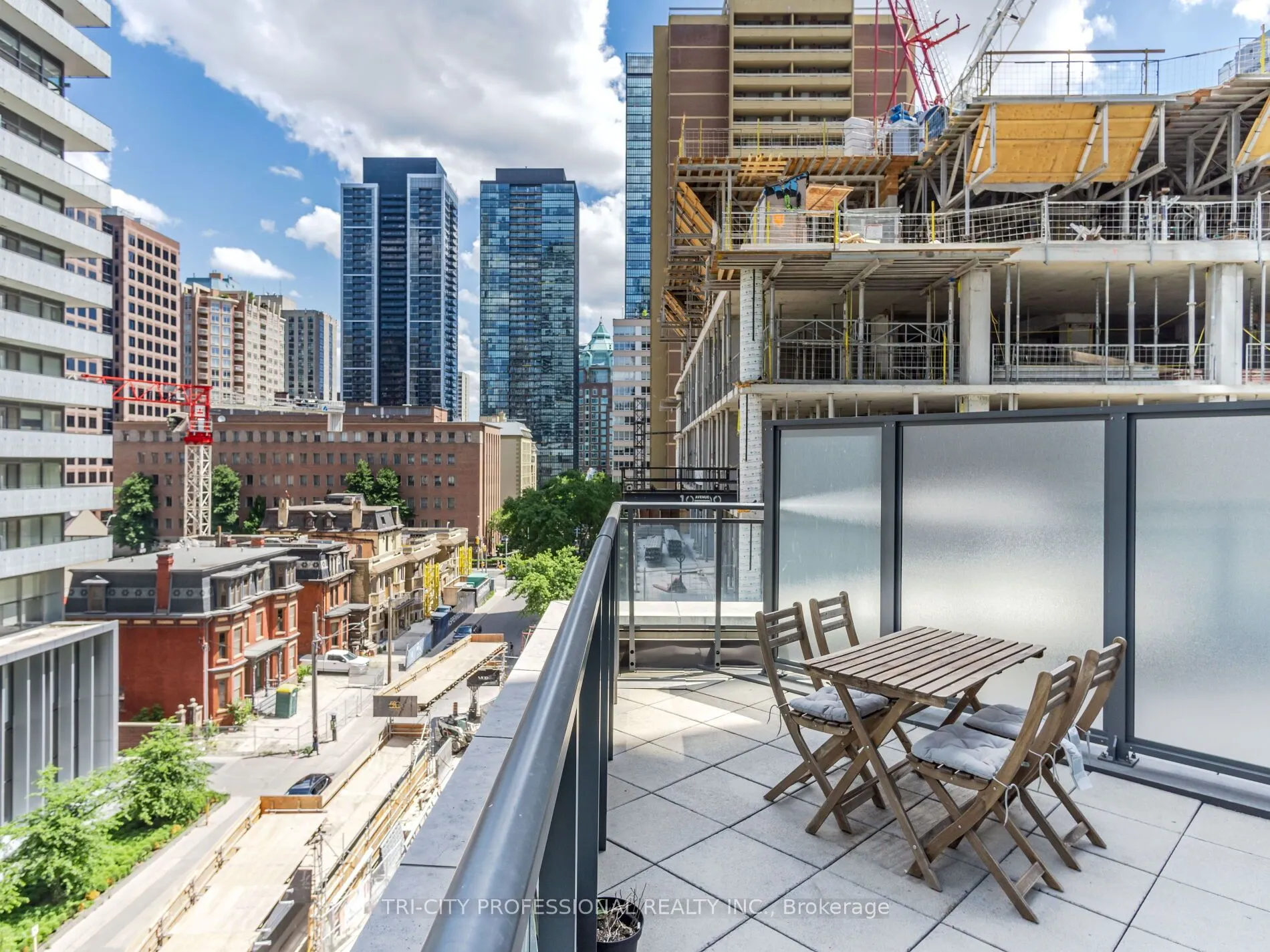 45 Charles Street E, #709