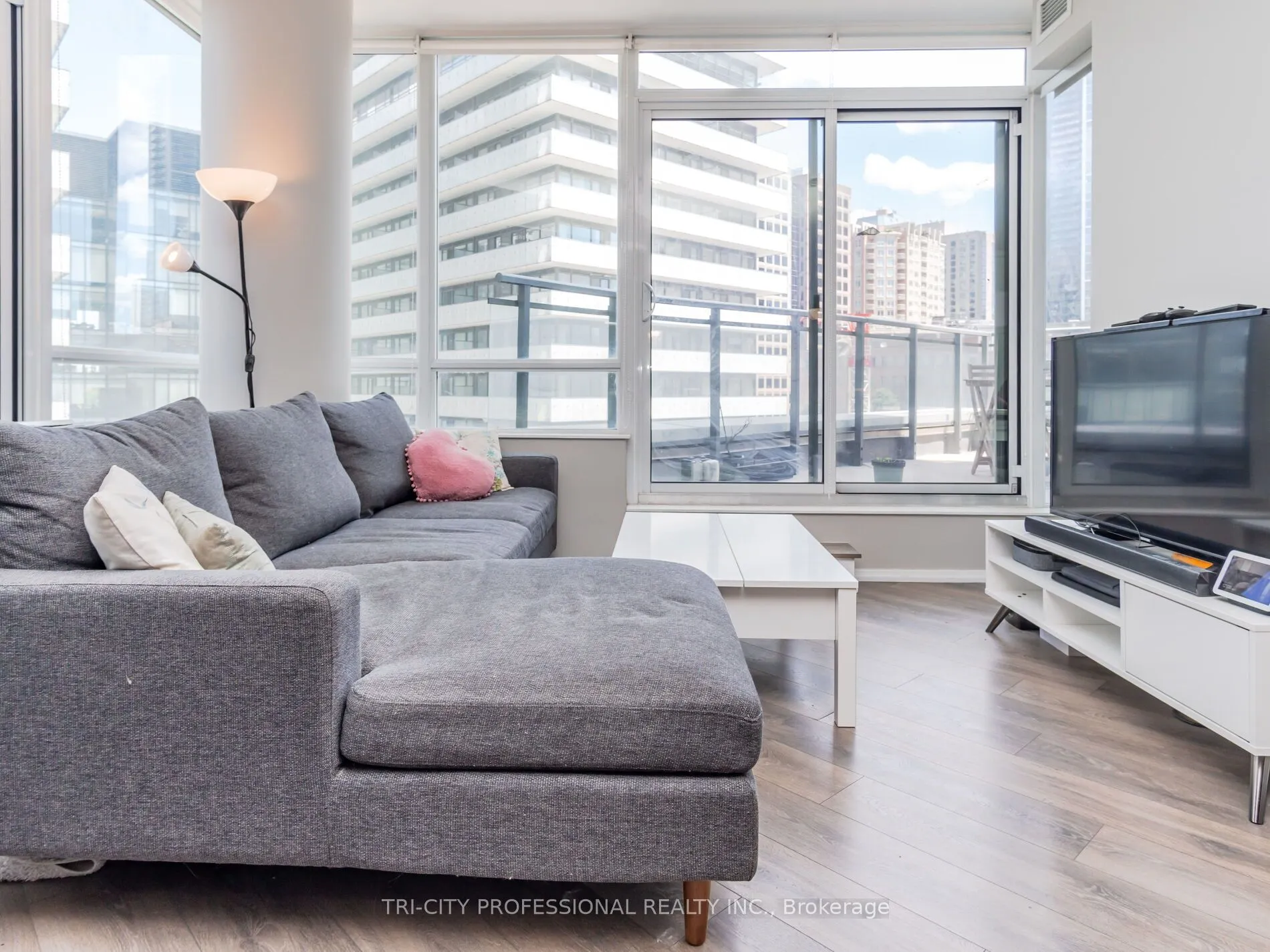 45 Charles Street E, #709