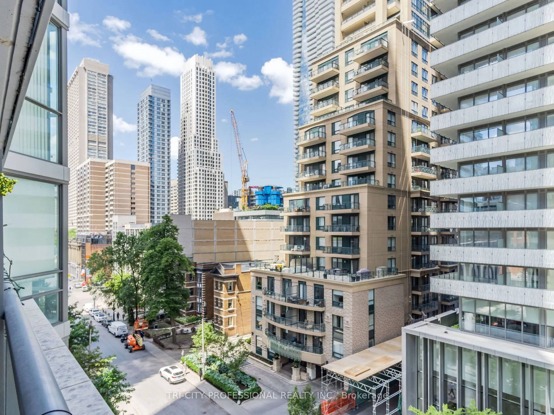 45 Charles Street E, #709