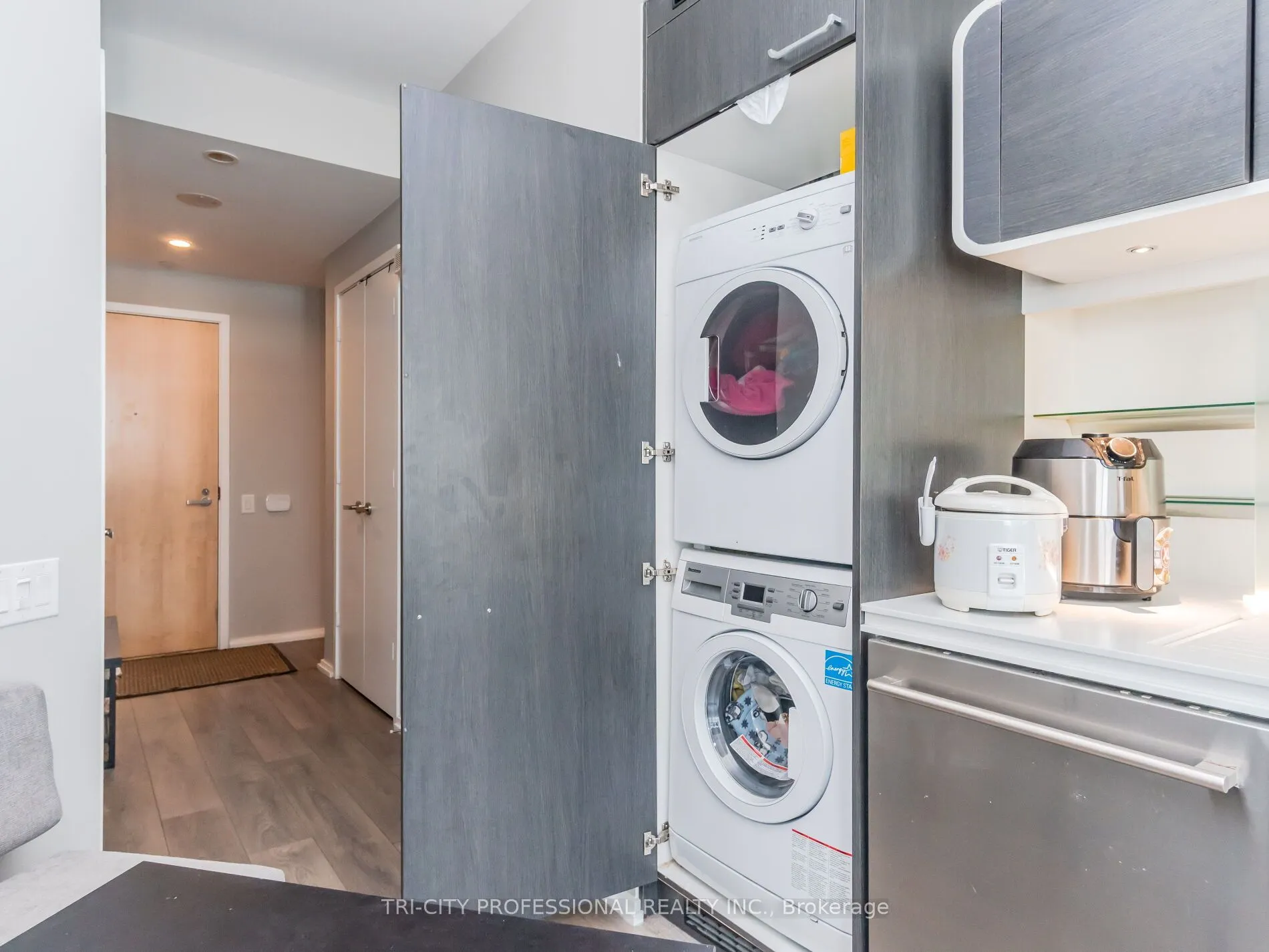 45 Charles Street E, #709