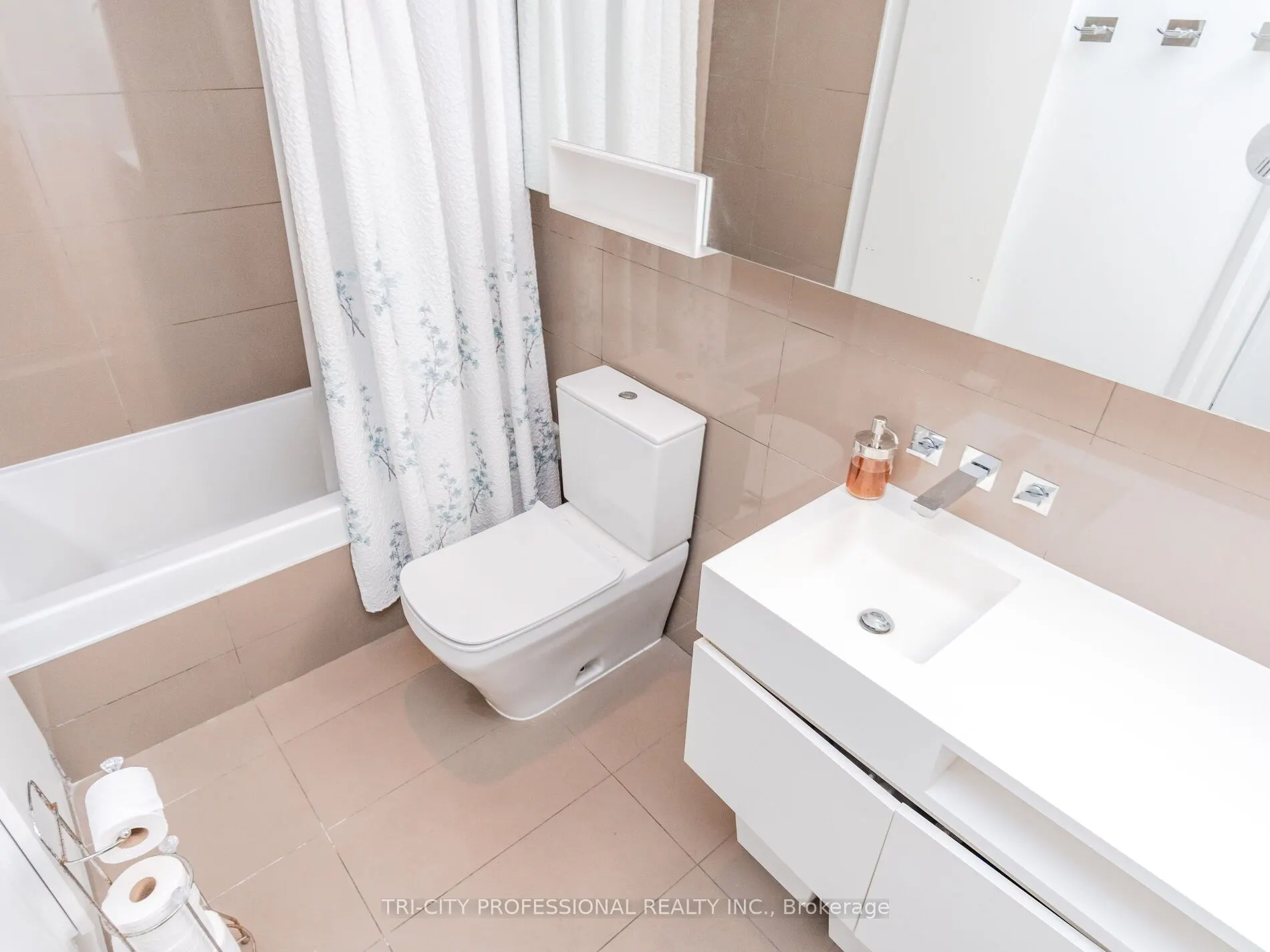 45 Charles Street E, #709