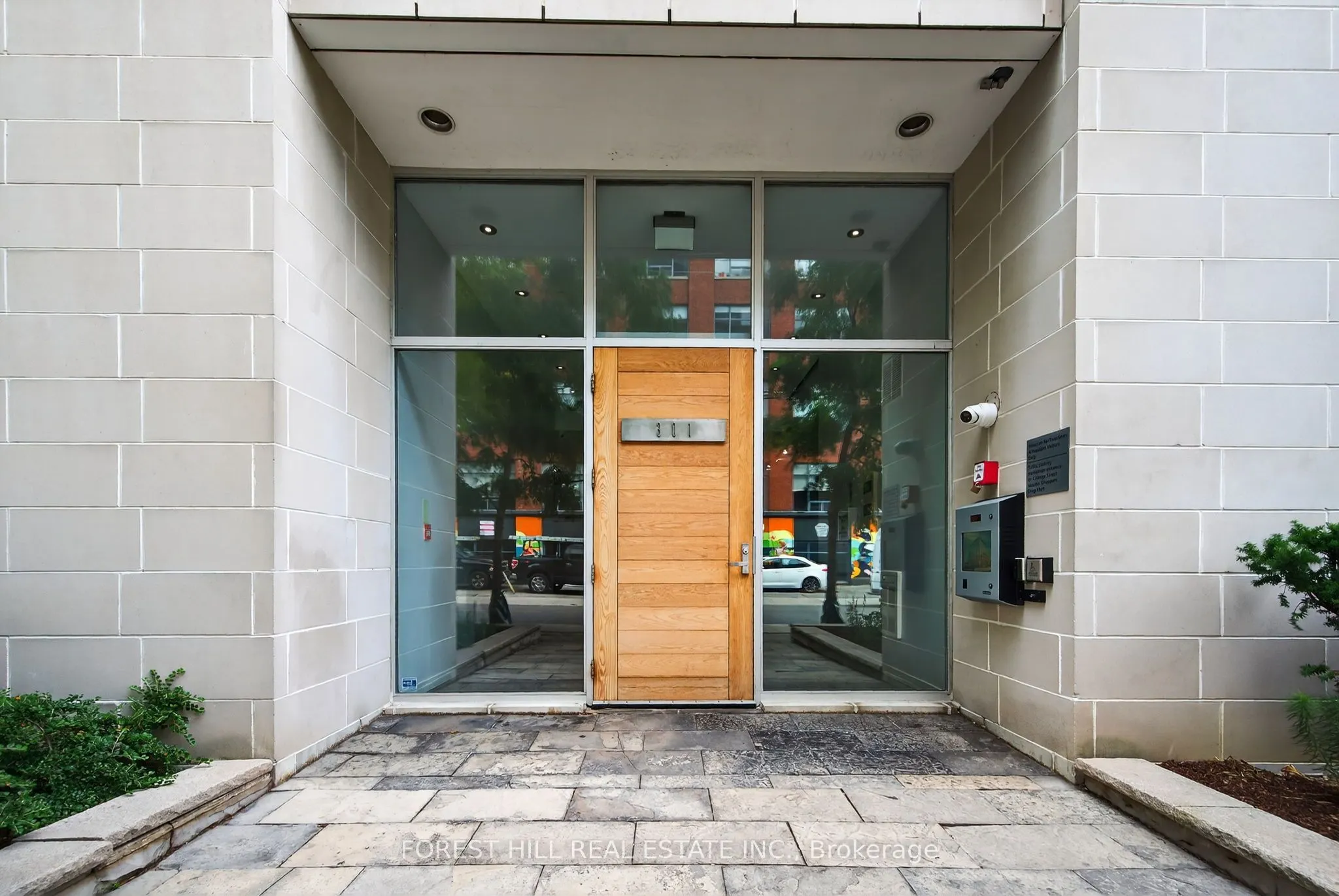301 Markham Street, #505