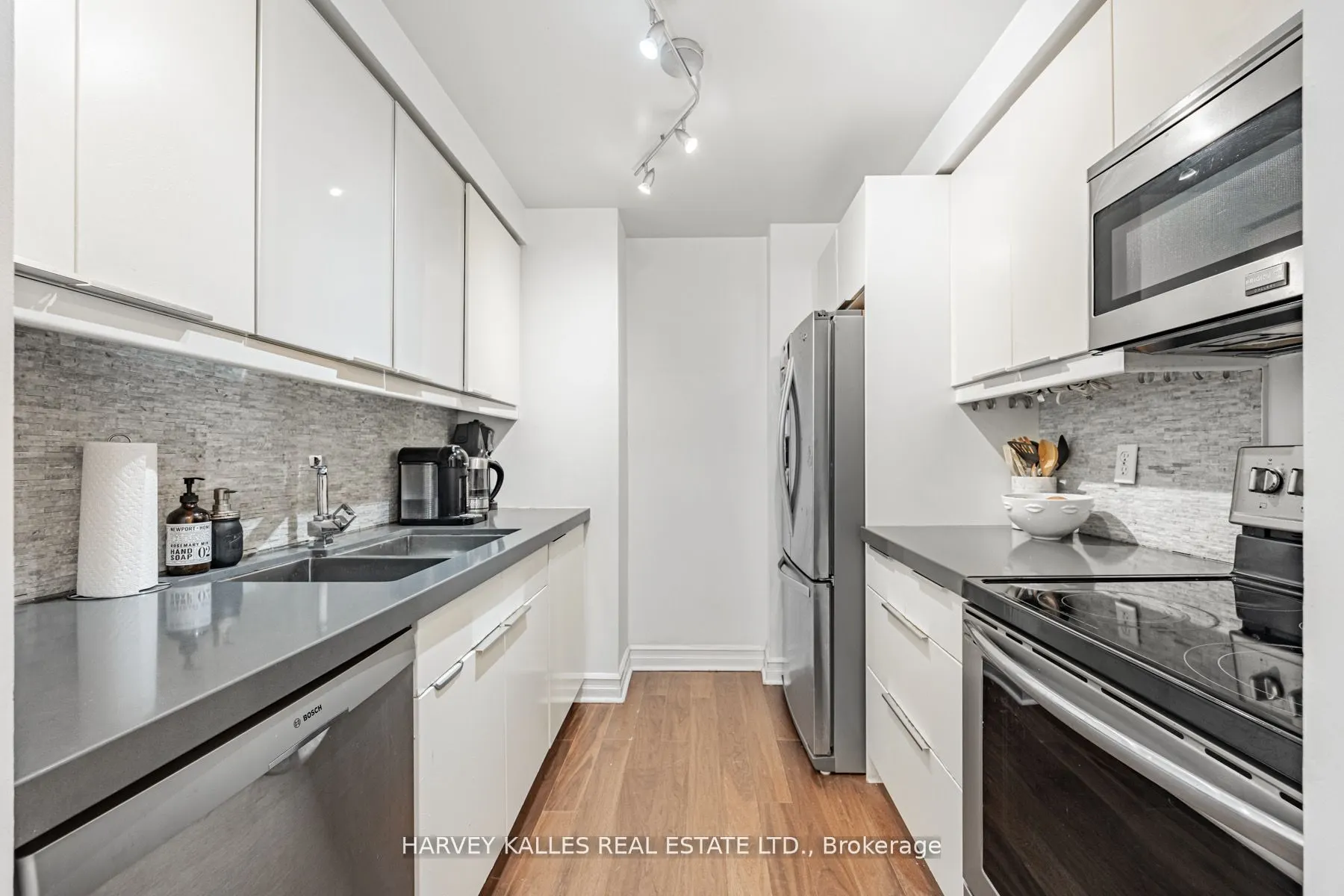 5 Rosehill Avenue #910