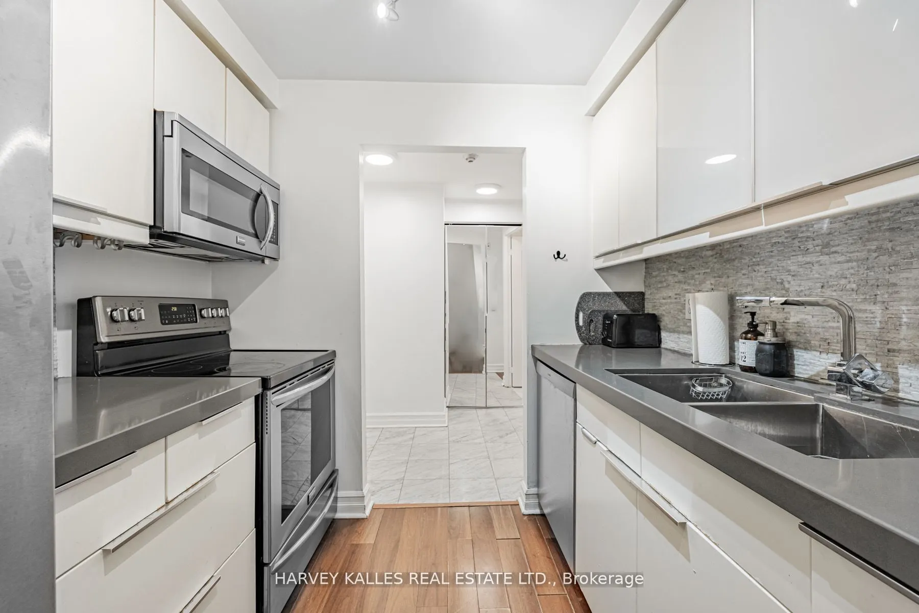 5 Rosehill Avenue #910