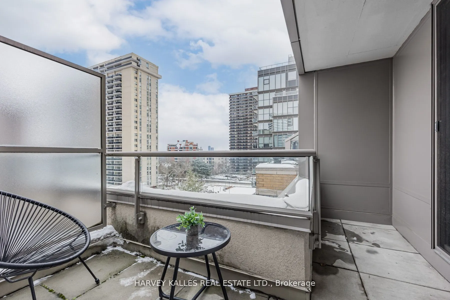 5 Rosehill Avenue #910