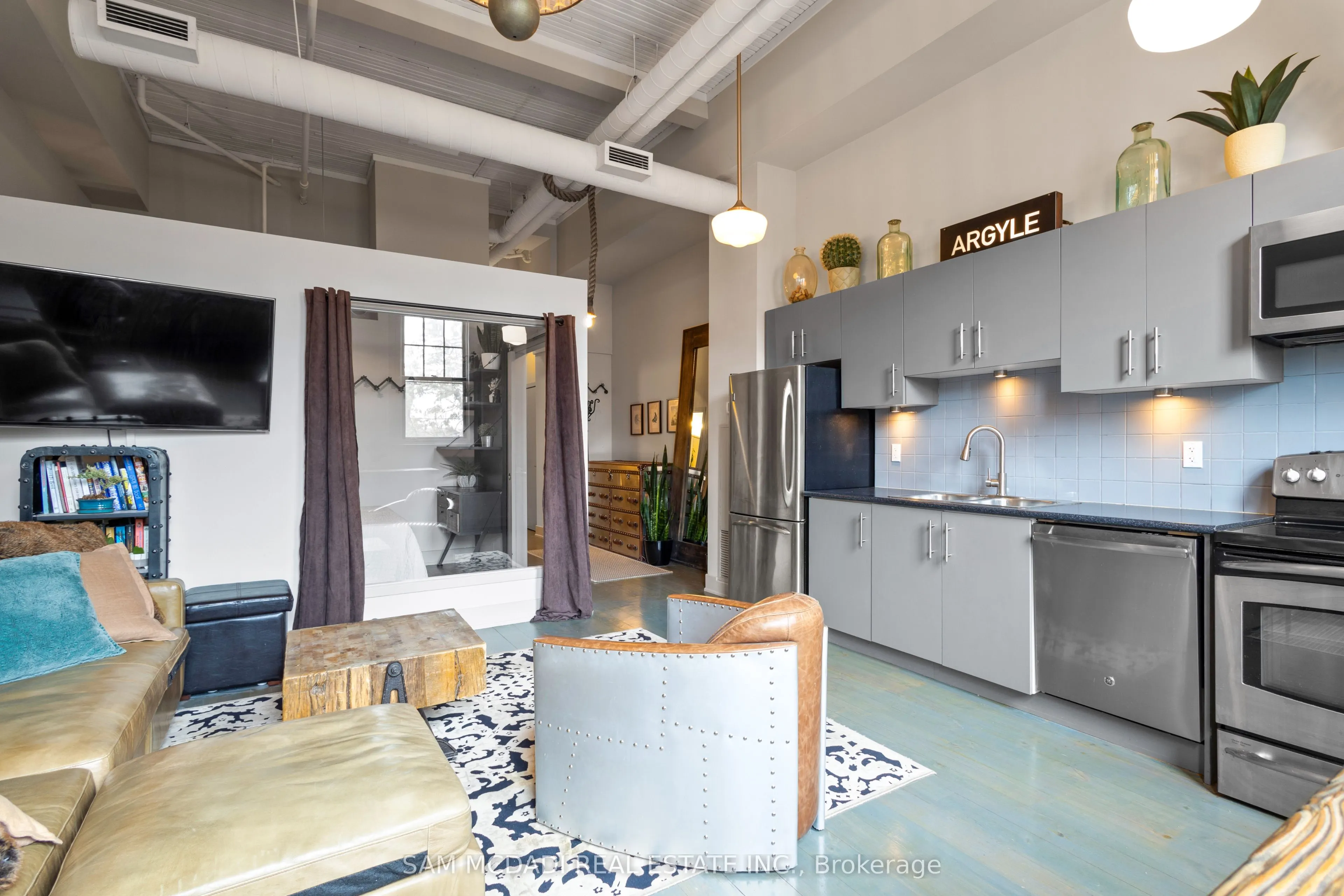 183 Dovercourt Road, #204
