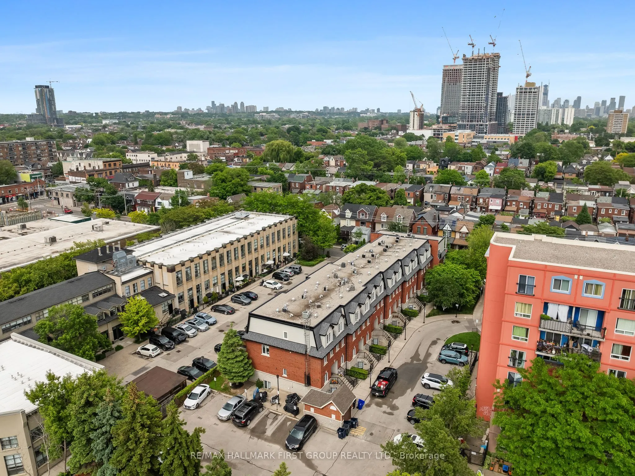 262 St. Helen's Avenue, #102