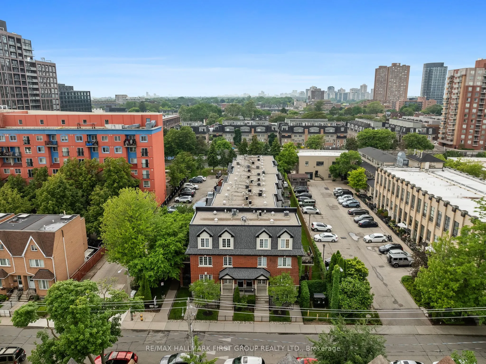 262 St. Helen's Avenue, #102