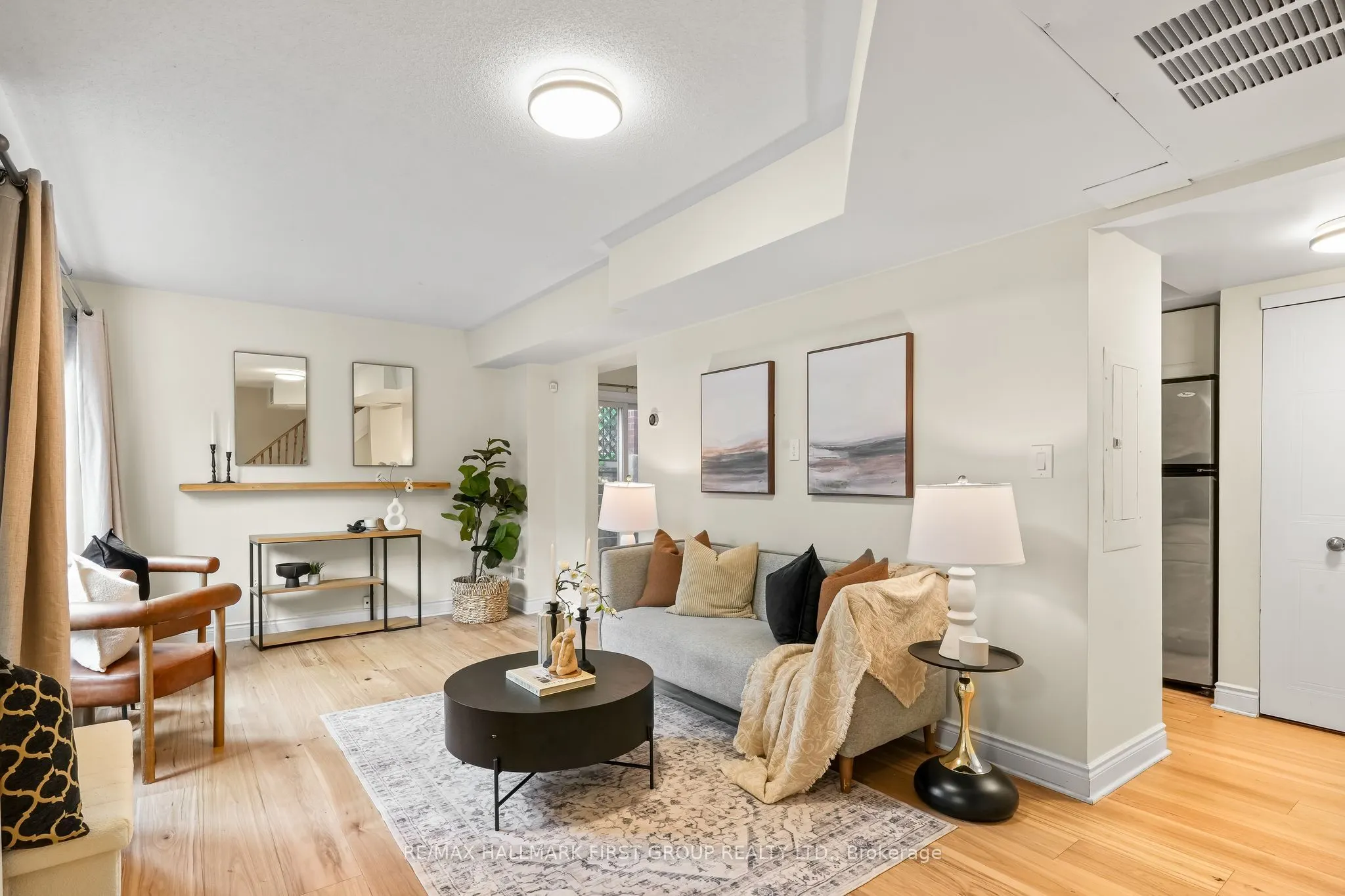 262 St. Helen's Avenue, #102