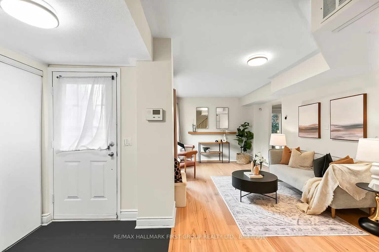 262 St. Helen's Avenue, #102