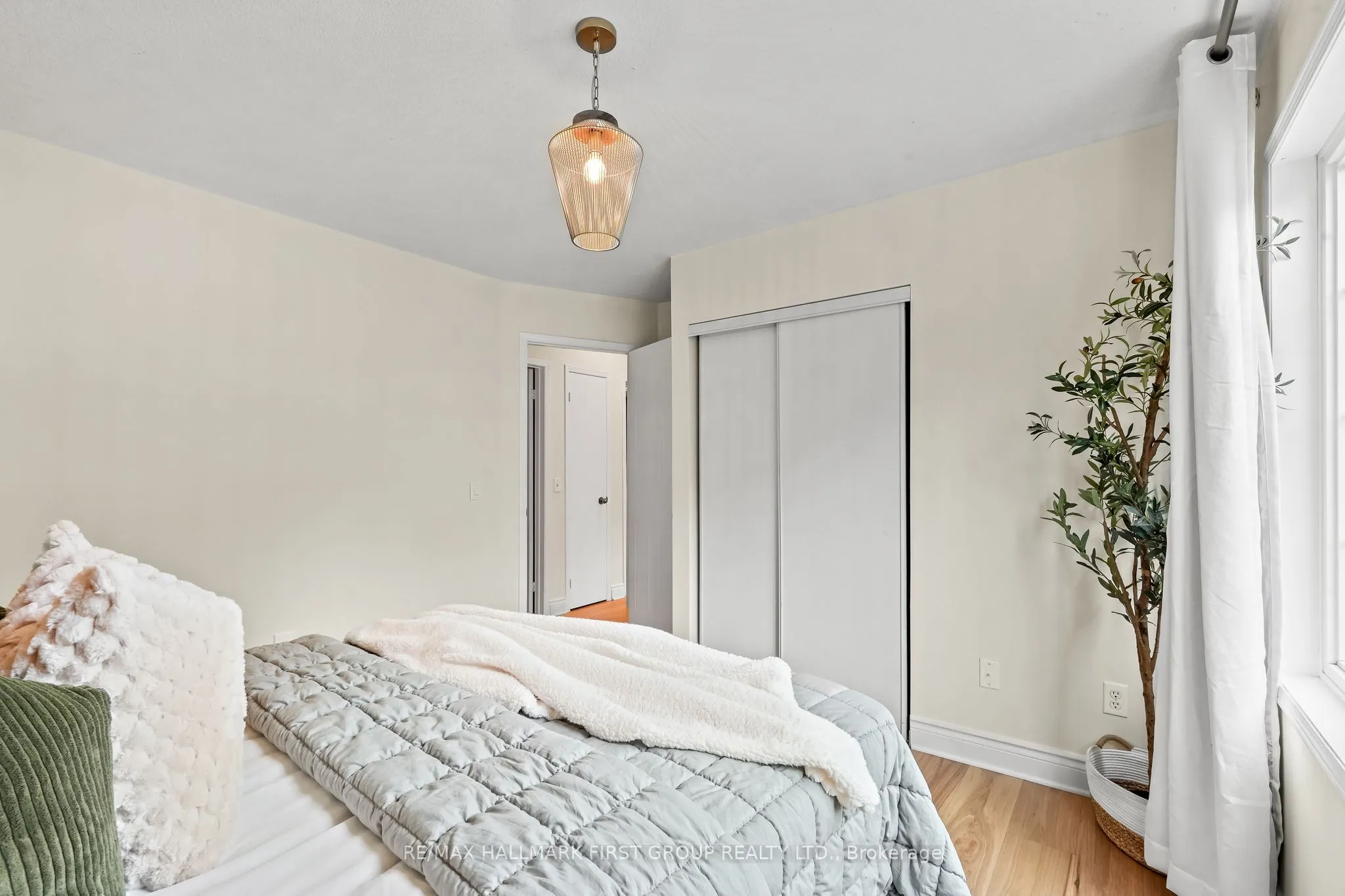 262 St. Helen's Avenue, #102