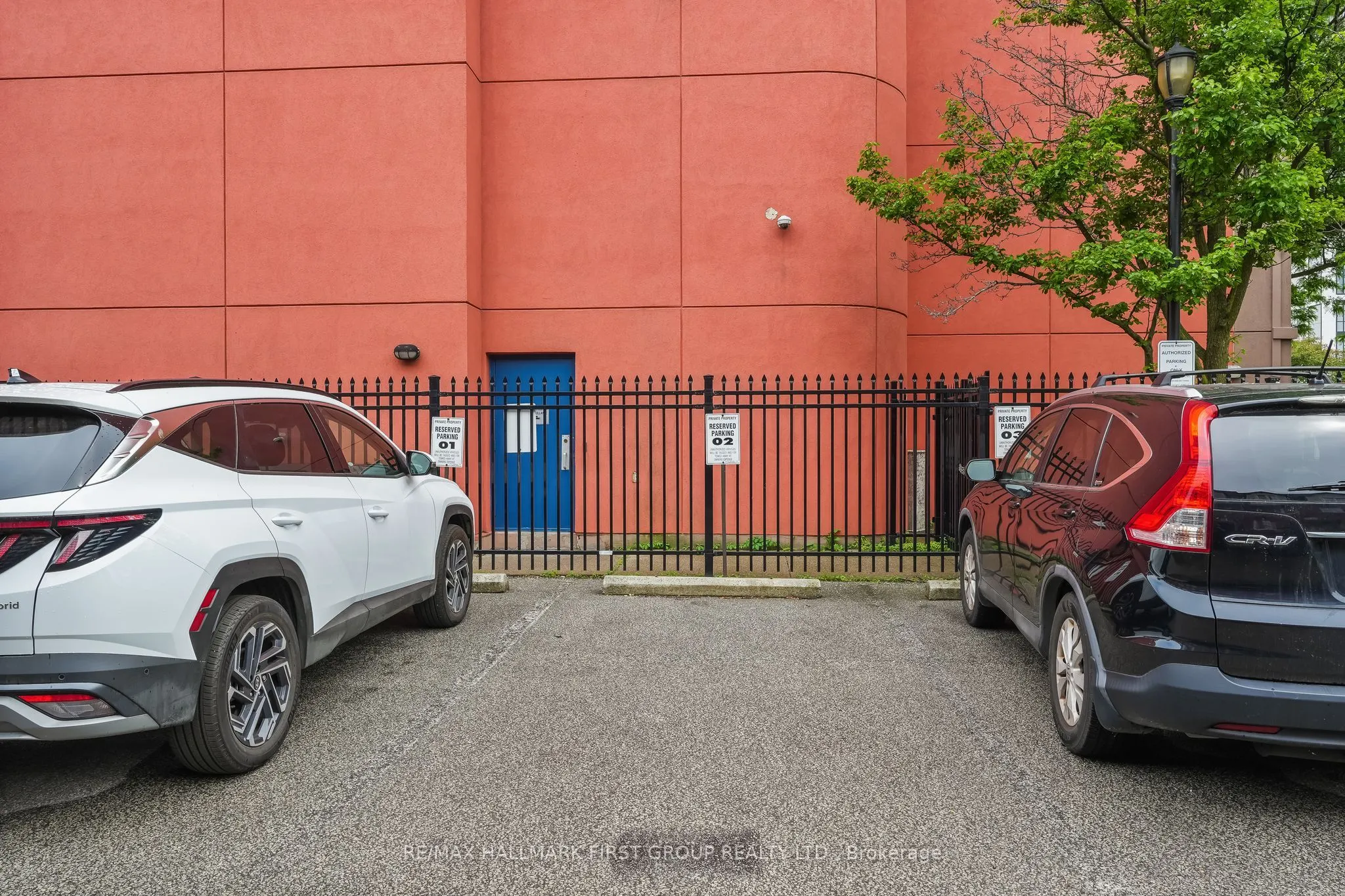 262 St. Helen's Avenue, #102
