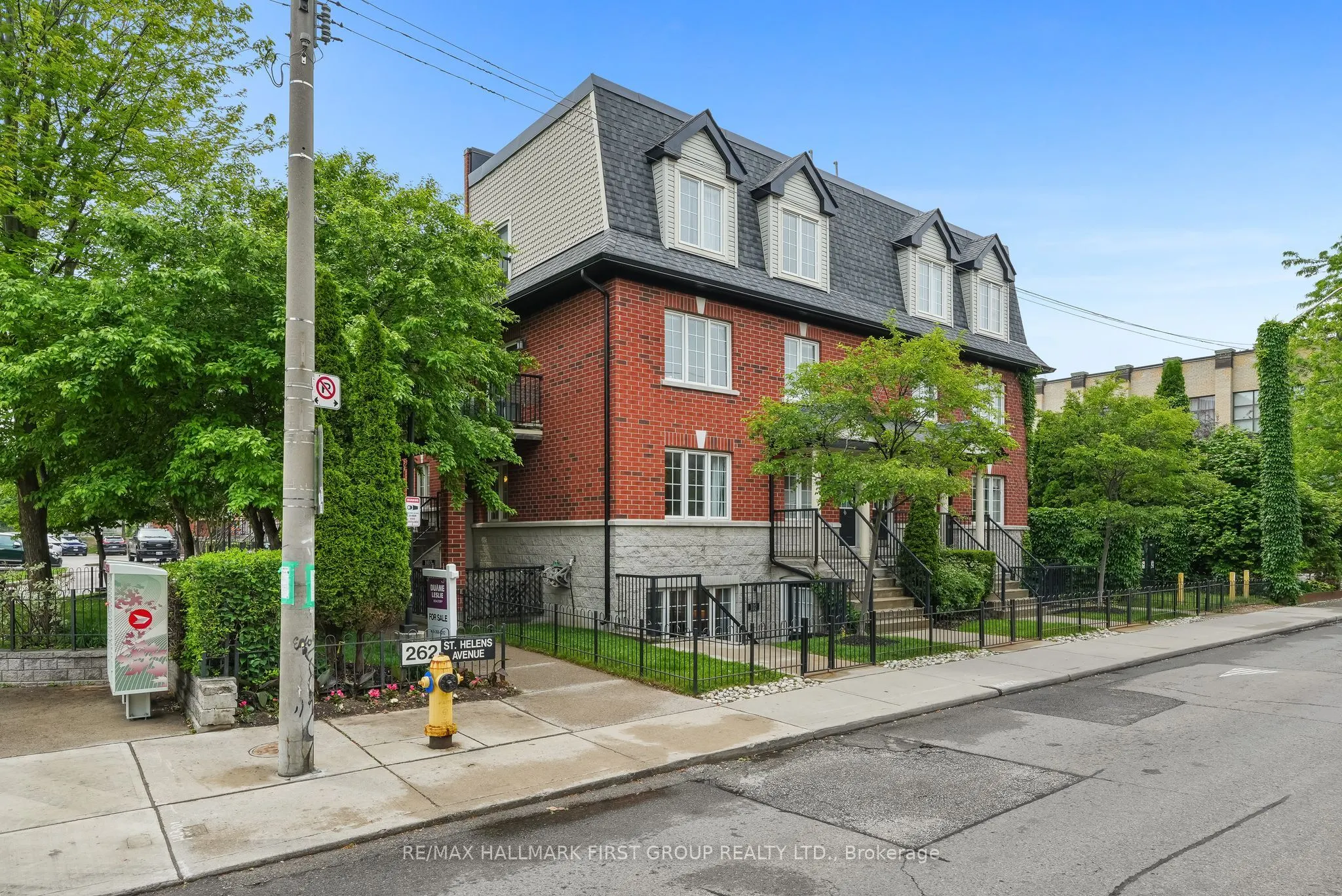 262 St. Helen's Avenue, #102