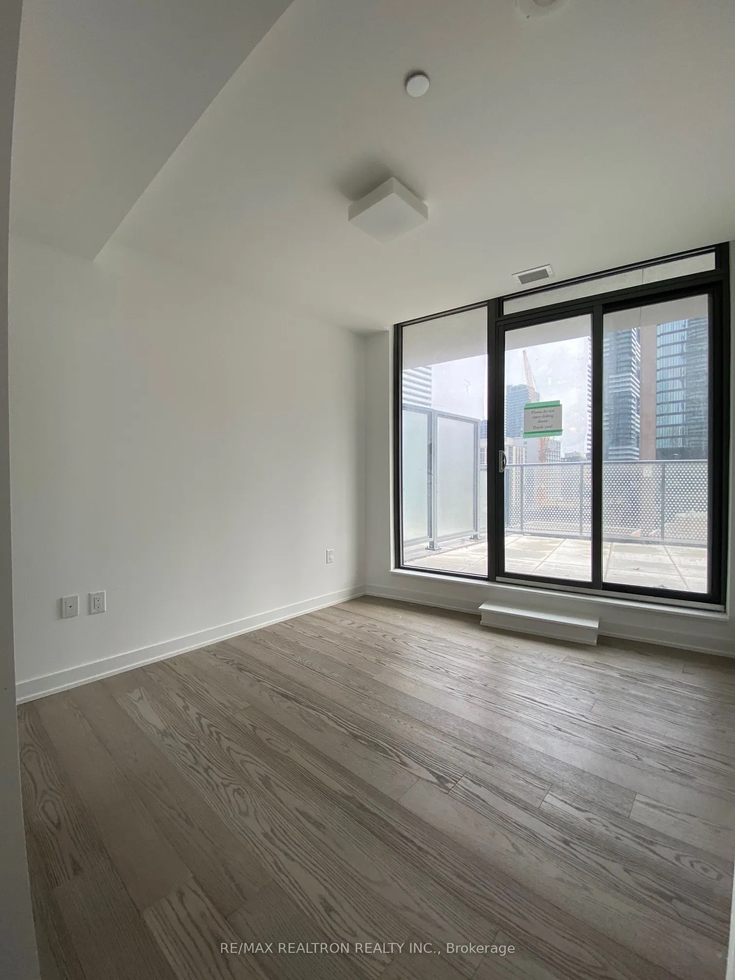 11 Wellesley Street W, #607