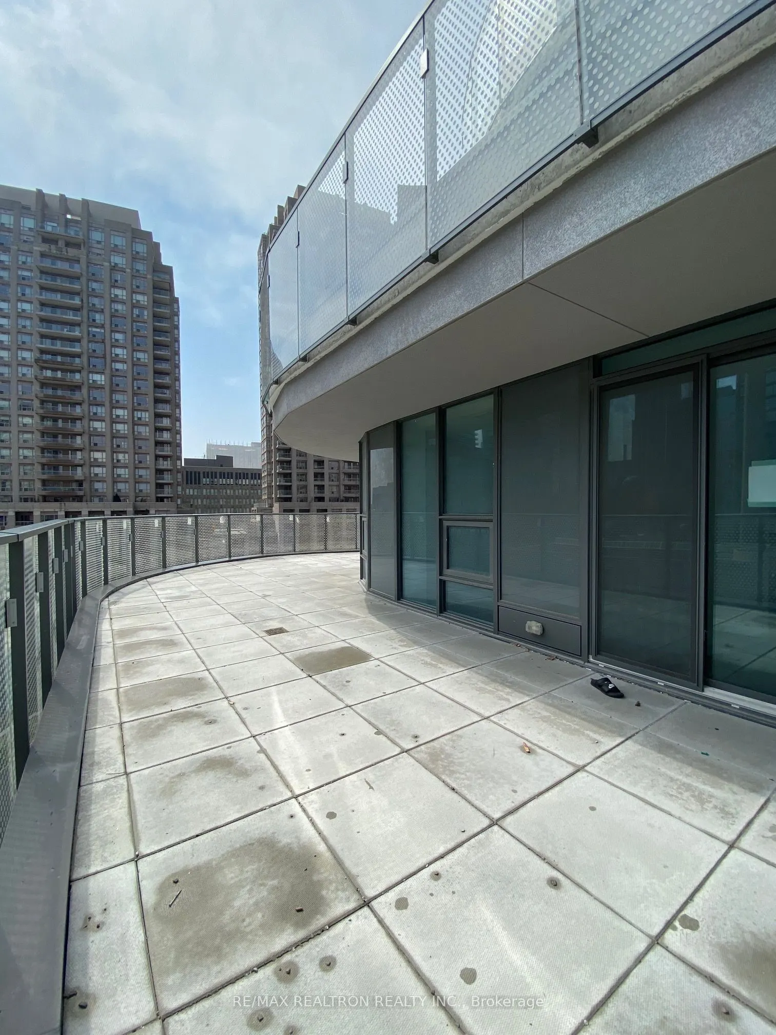 11 Wellesley Street W, #607