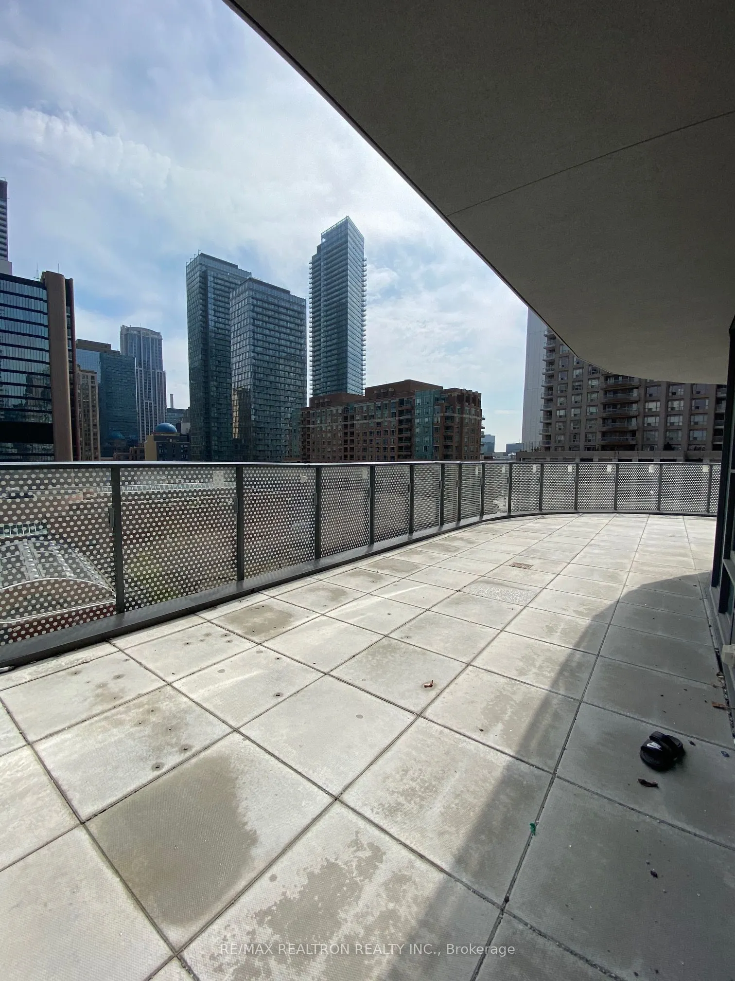 11 Wellesley Street W, #607