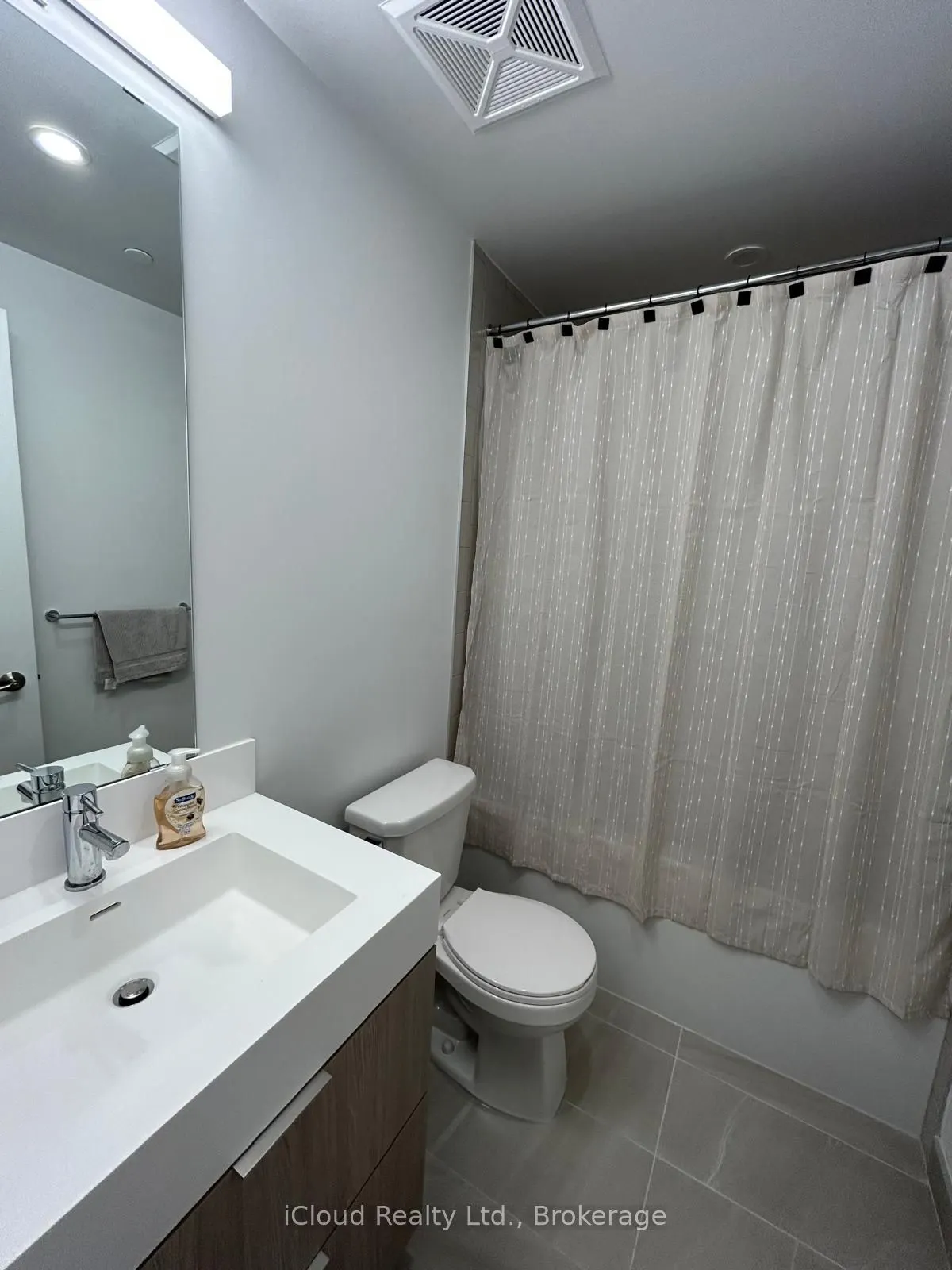 130 River Street, #203