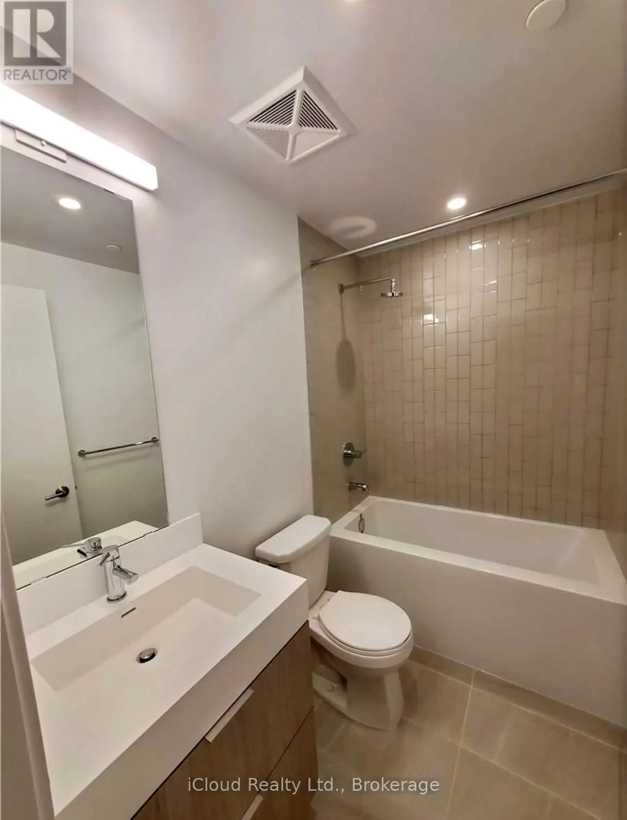 130 River Street, #203