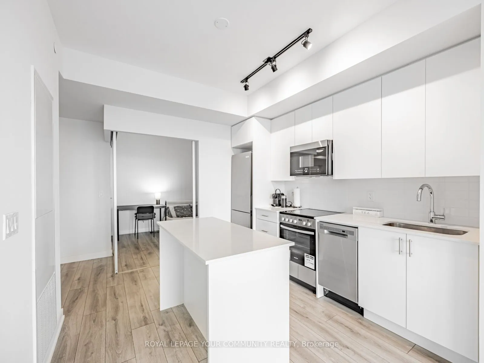 15 Ellerslie Avenue, #2301