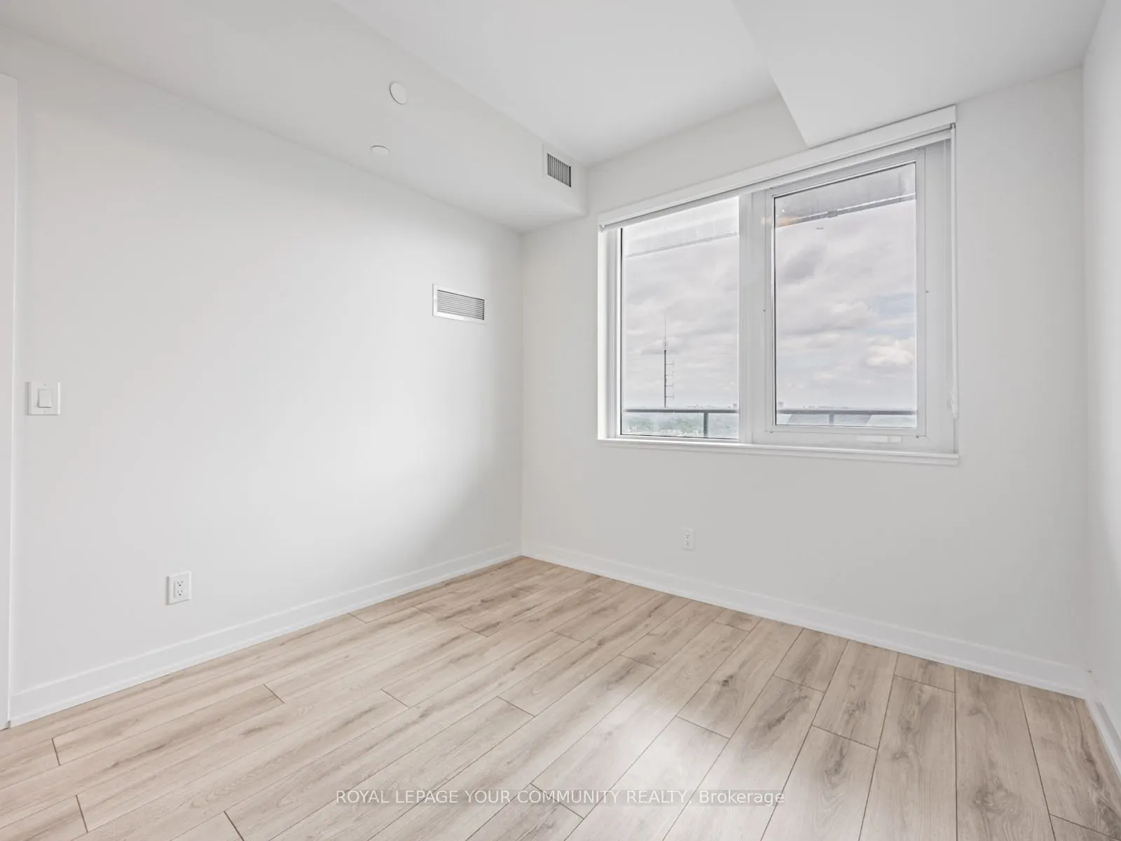 15 Ellerslie Avenue, #2301