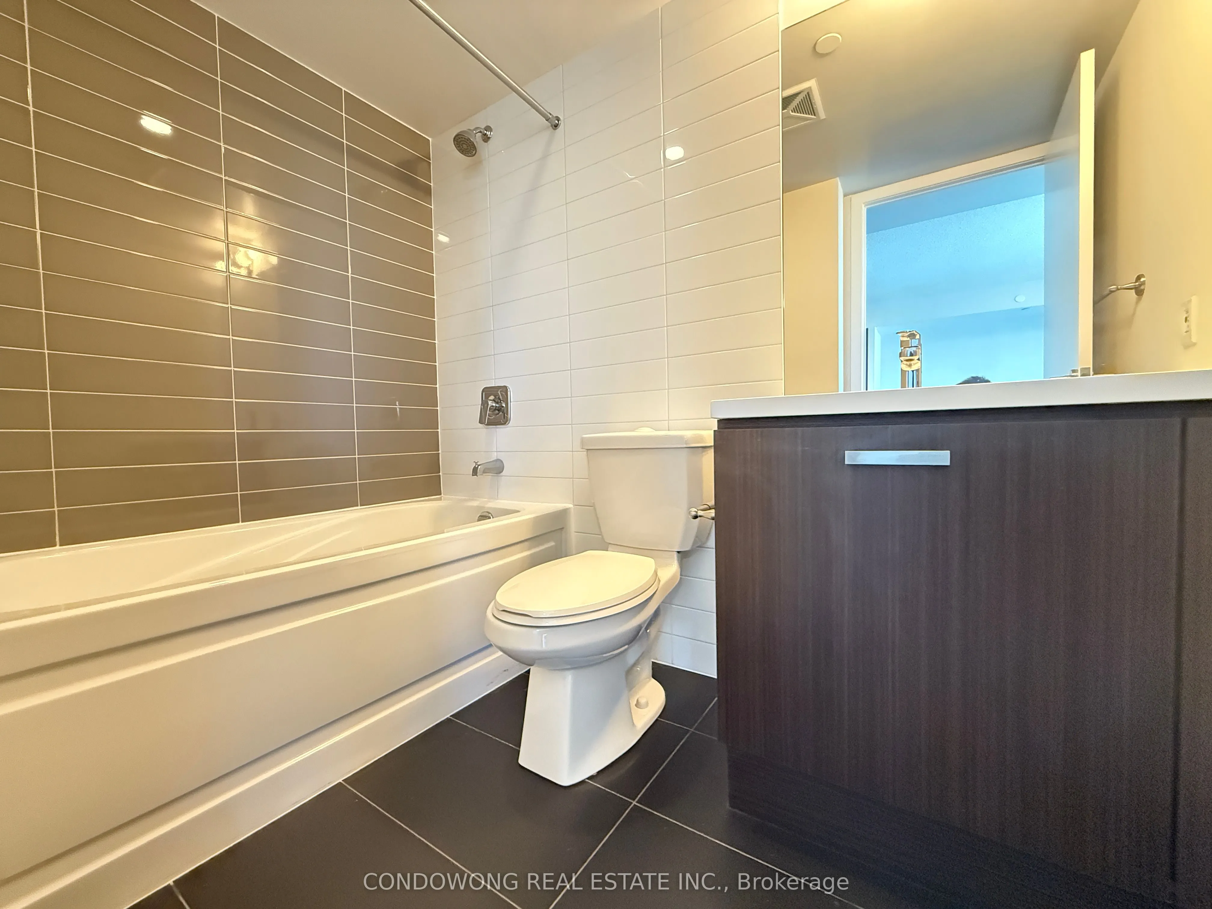 125 Redpath Avenue #2911