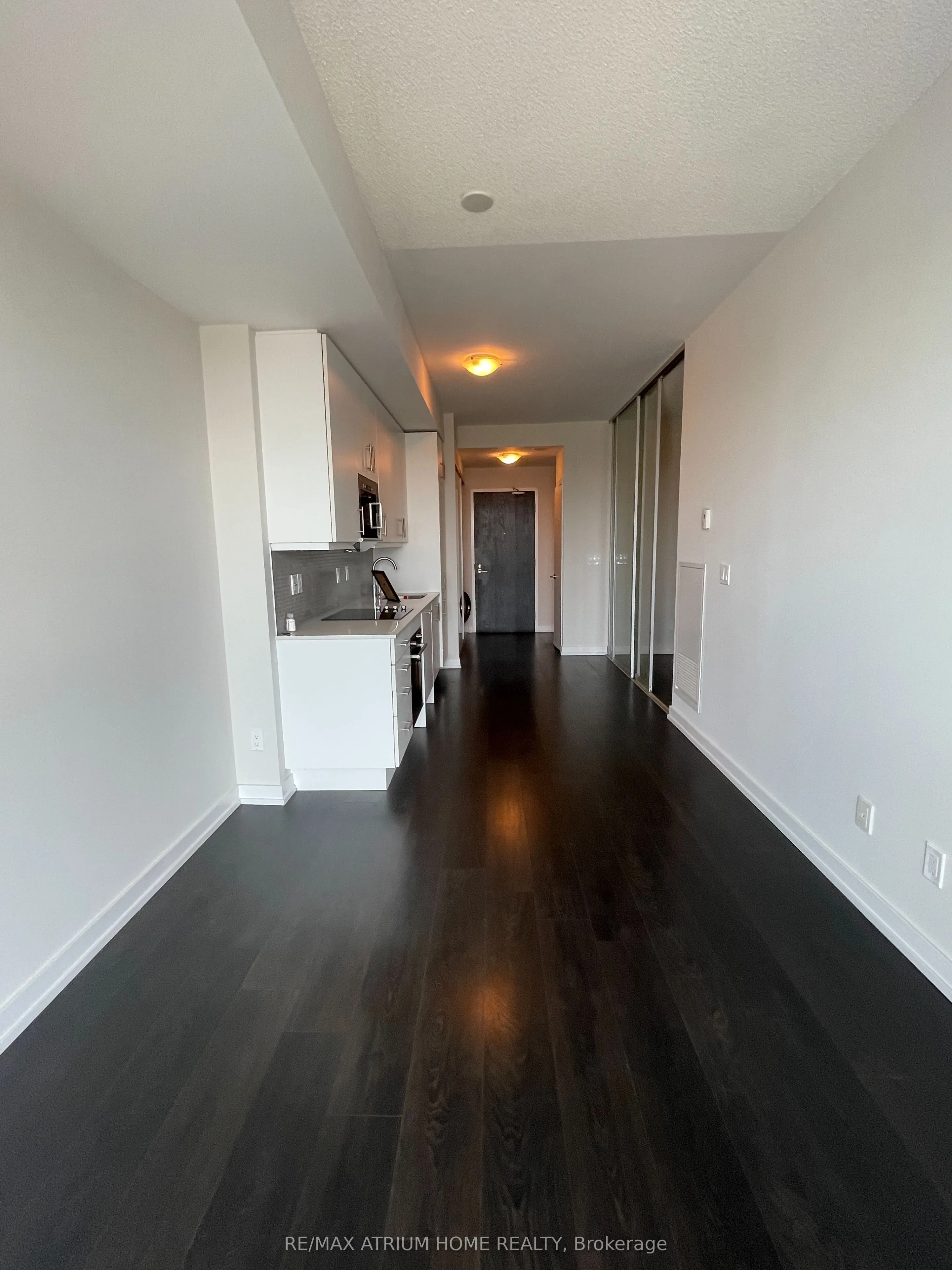 297 College Street, #618