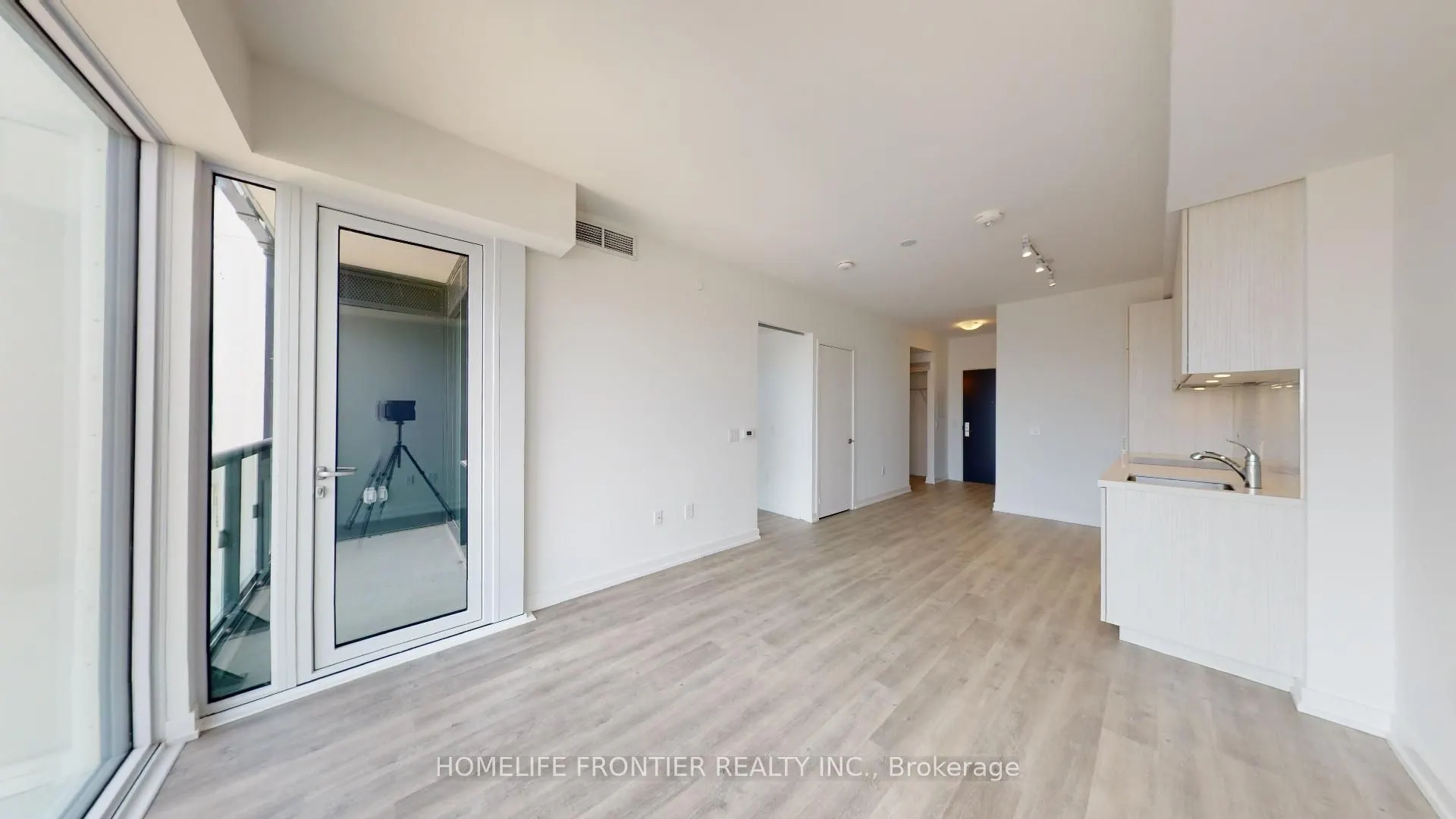 158 Front Street E, #2010