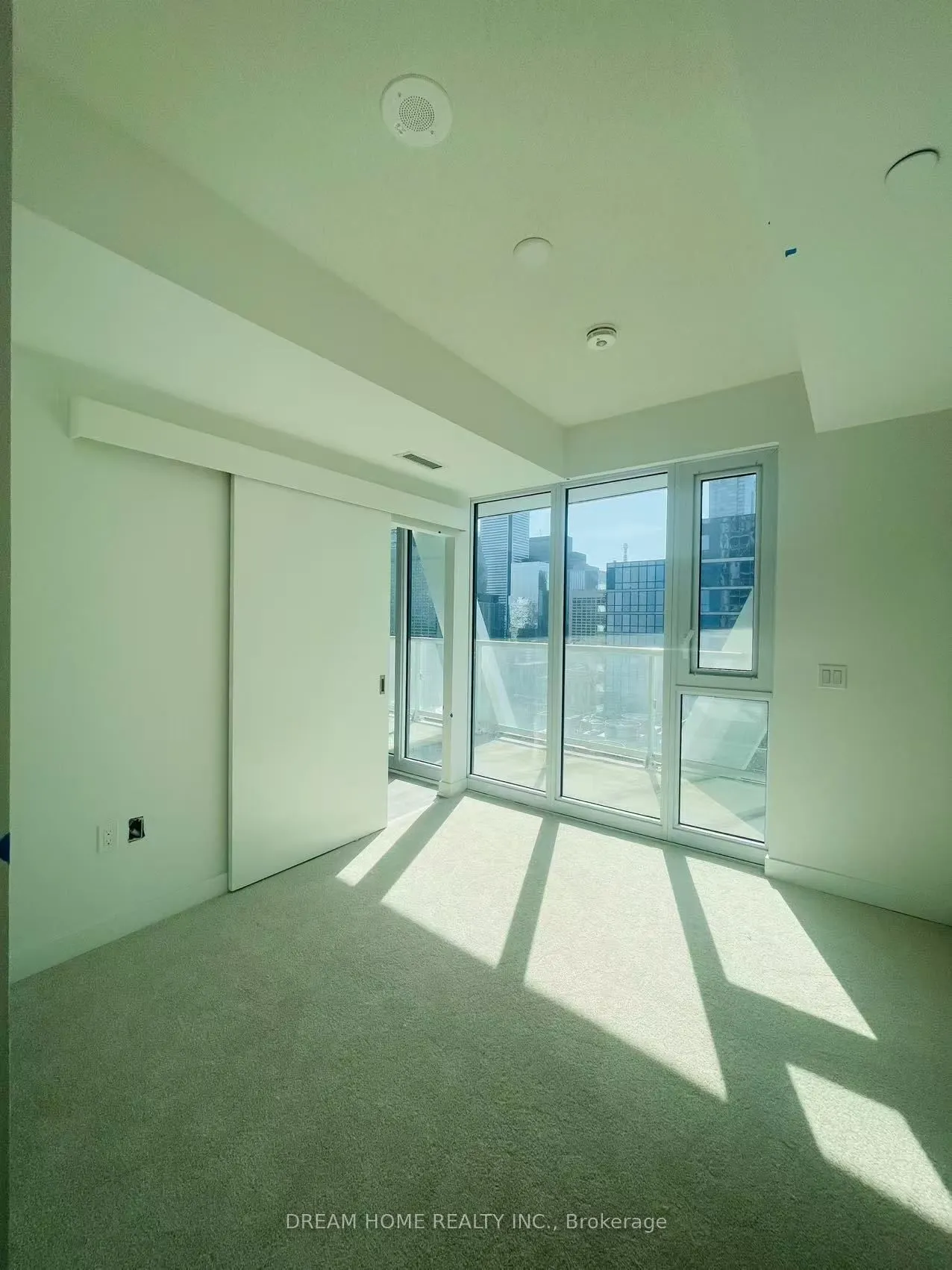 230 Simcoe Street, #2017
