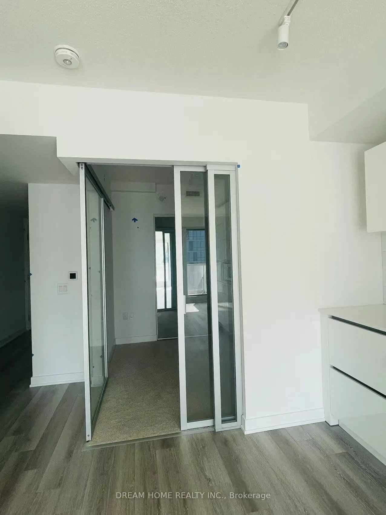 230 Simcoe Street, #2017