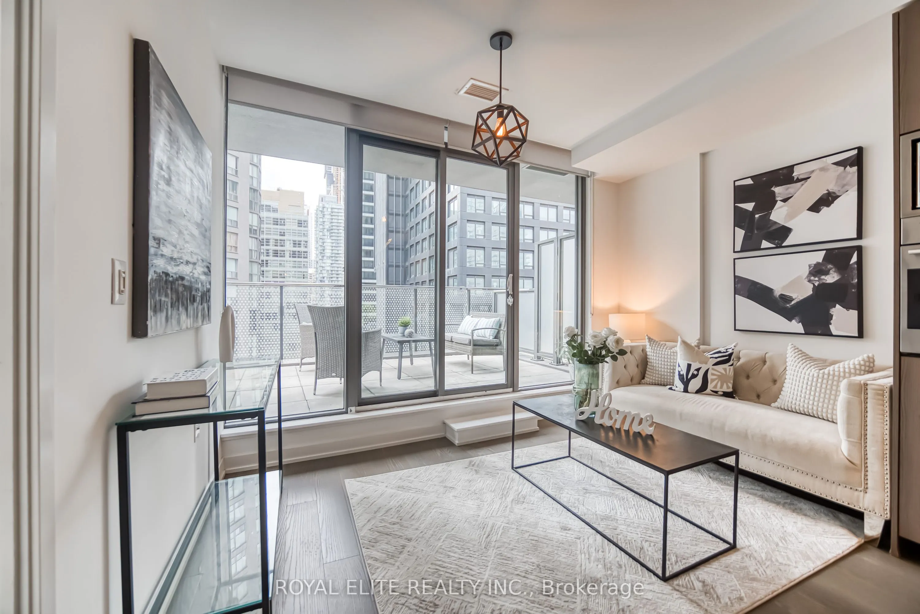 11 Wellesley Street W, #612