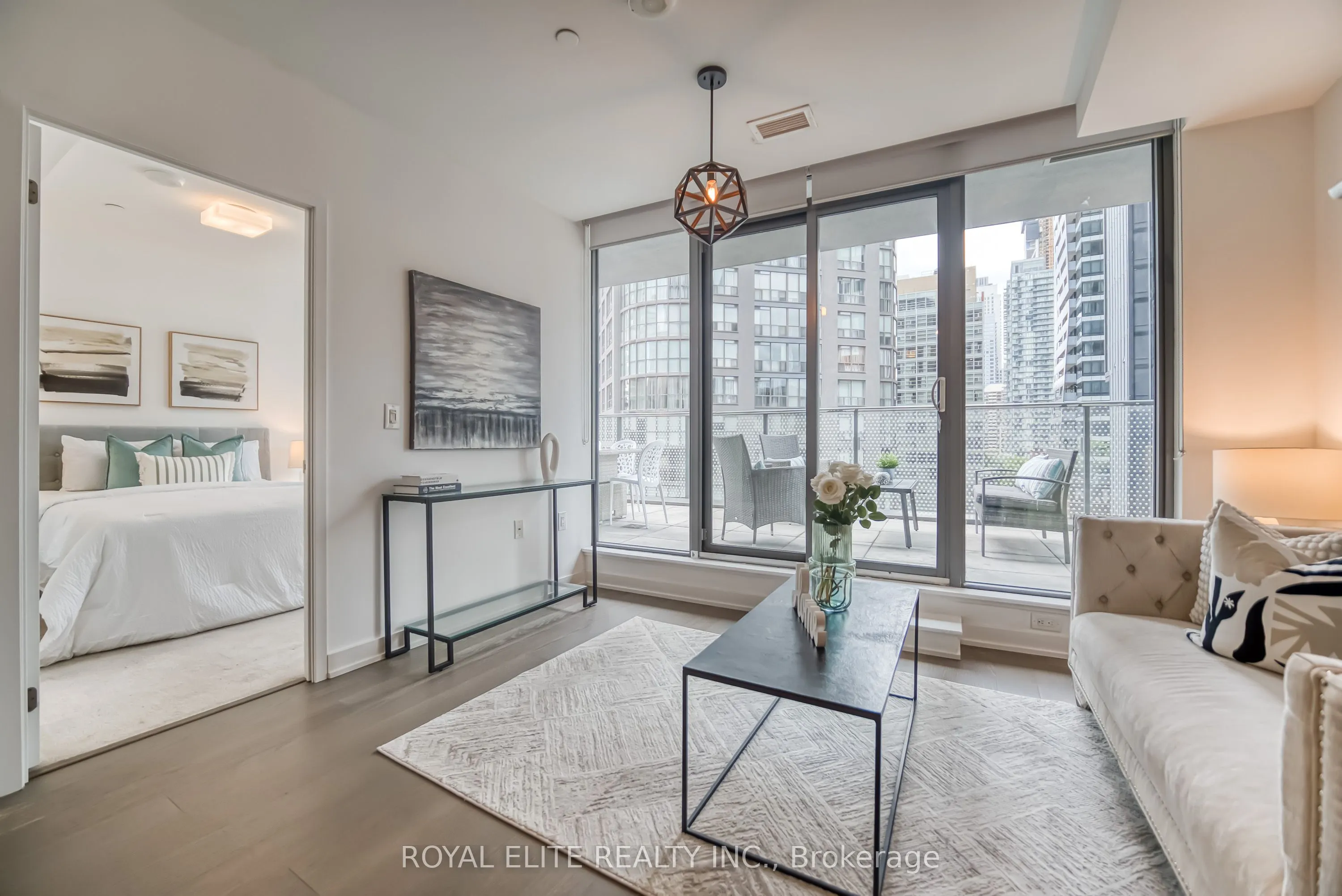 11 Wellesley Street W, #612