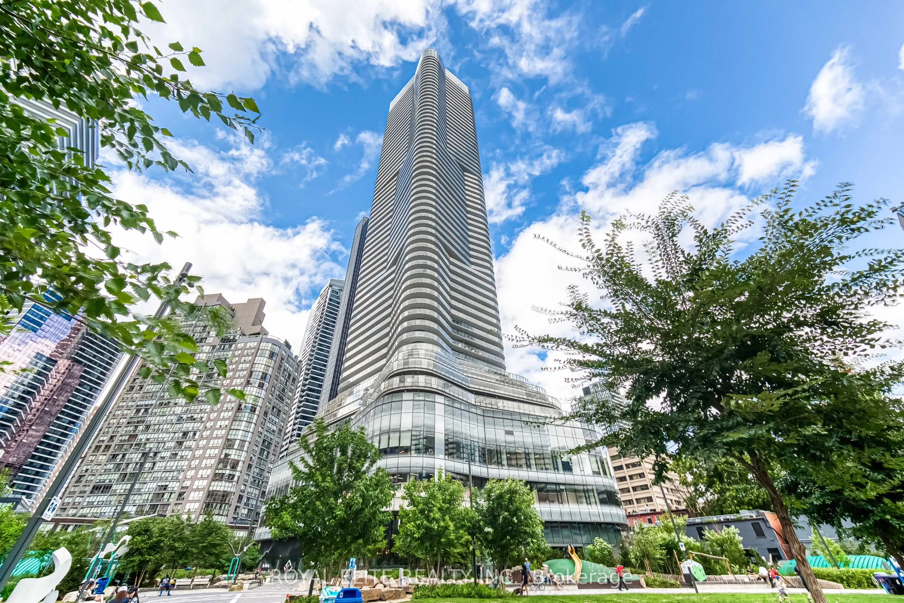 11 Wellesley Street W, #612