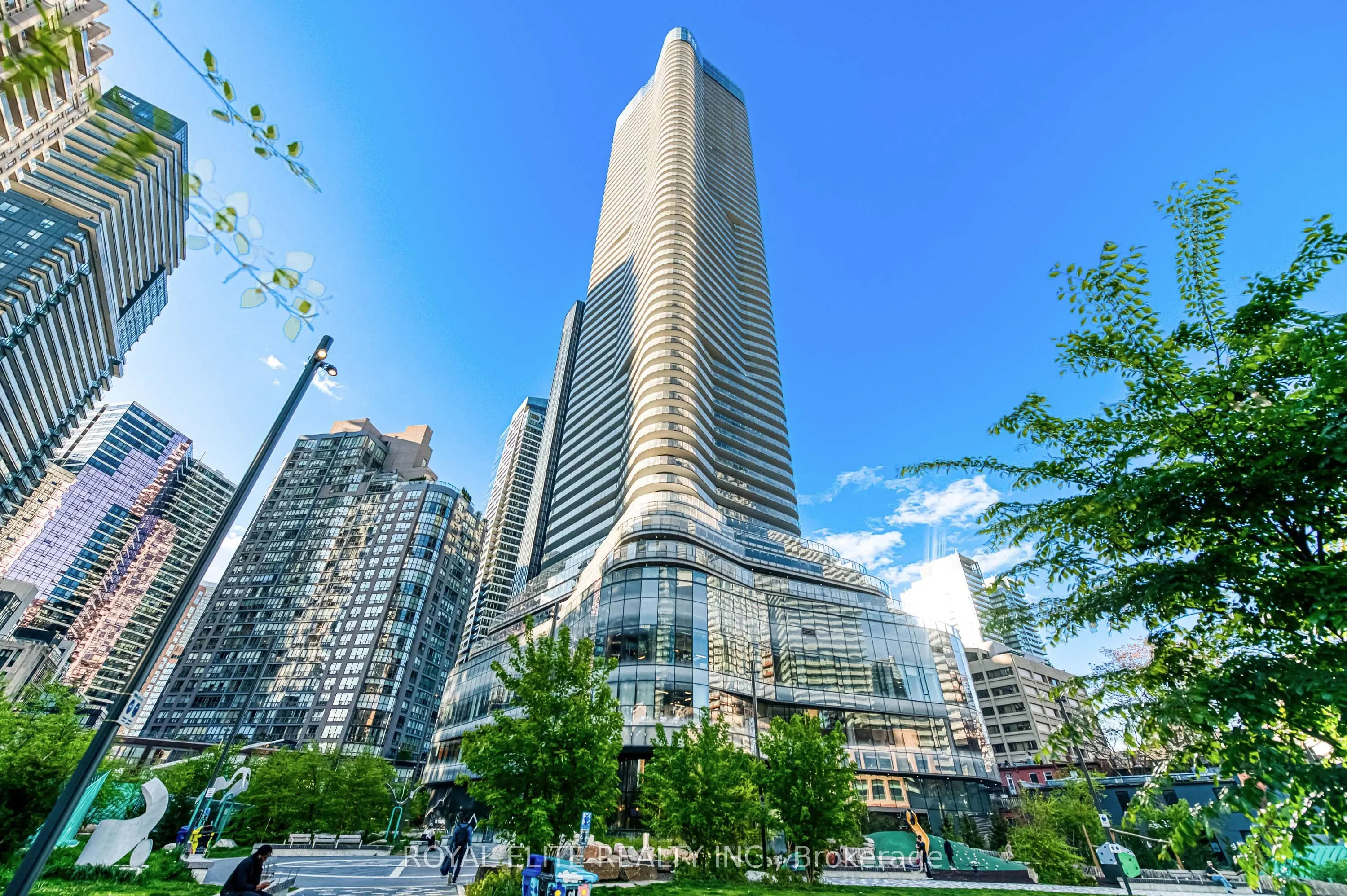 11 Wellesley Street W, #612