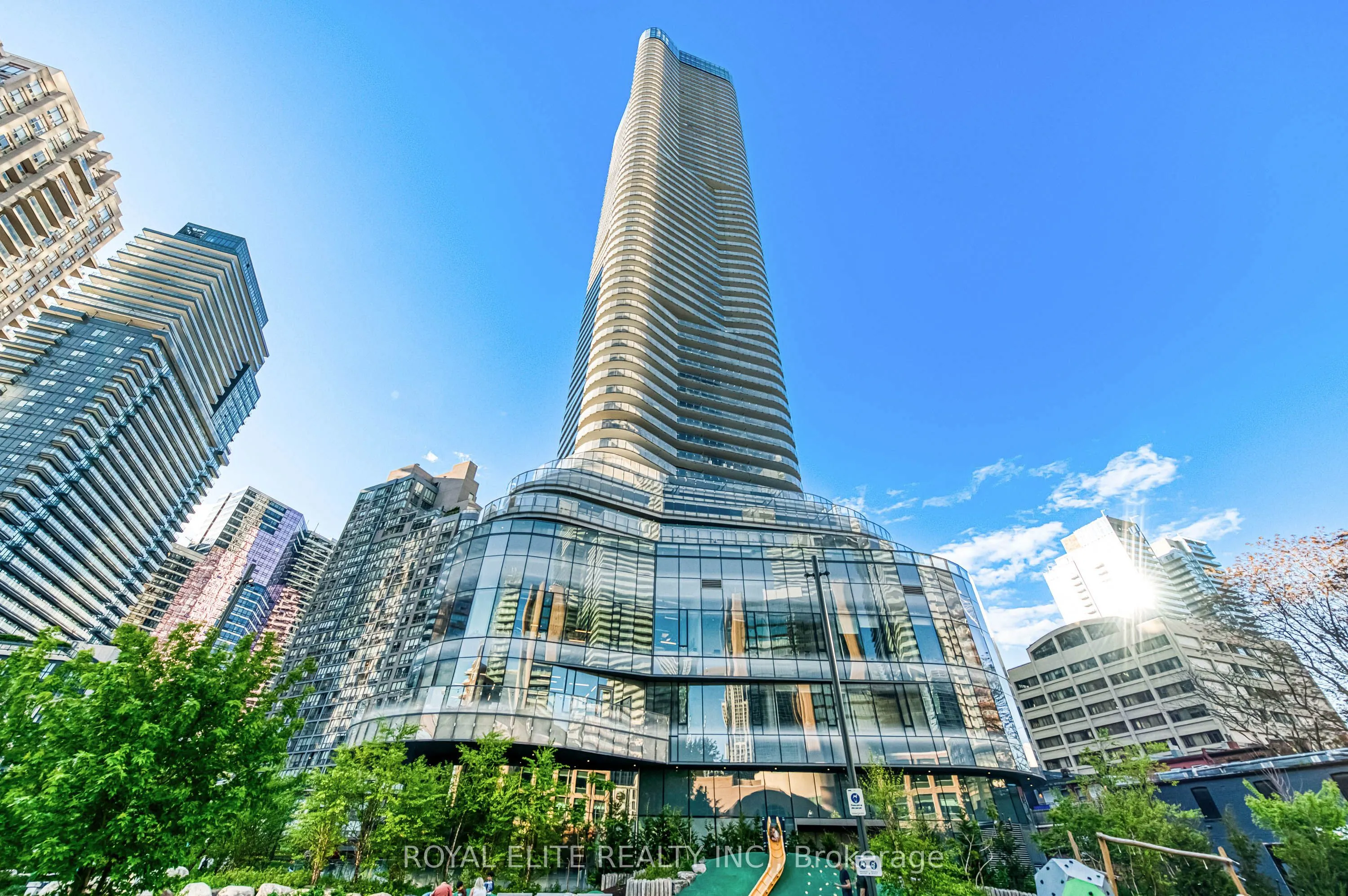 11 Wellesley Street W, #612