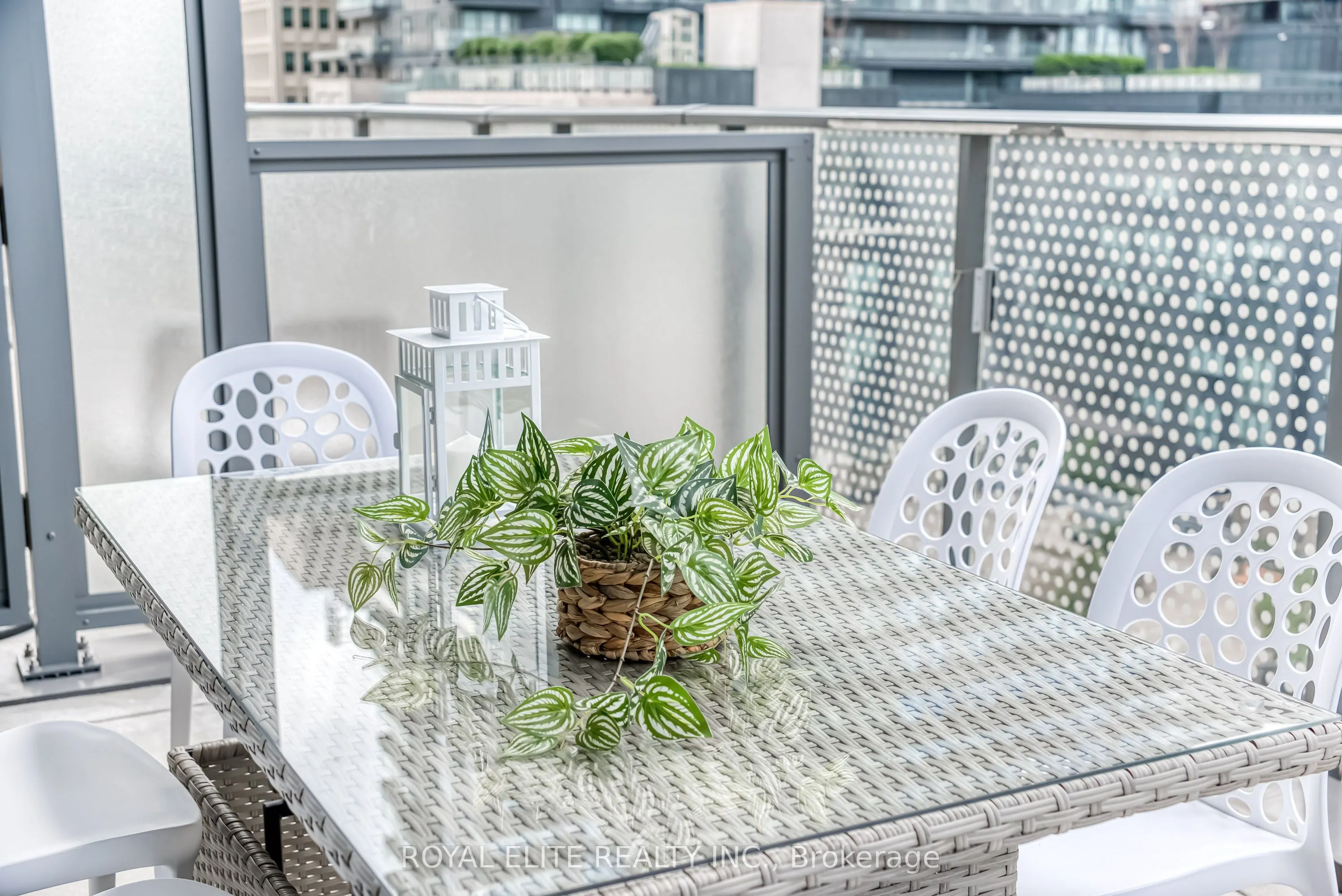 11 Wellesley Street W, #612