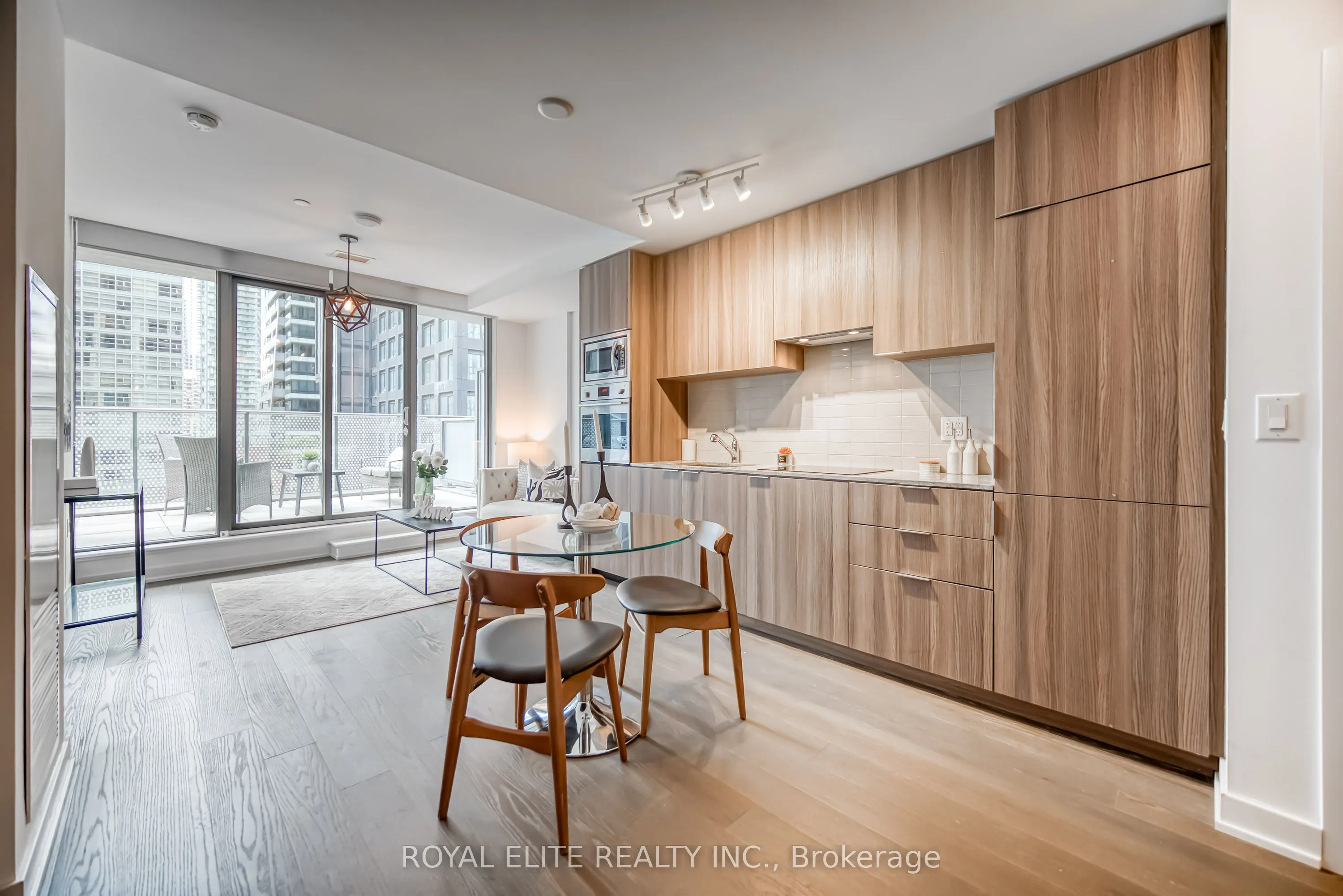 11 Wellesley Street W, #612