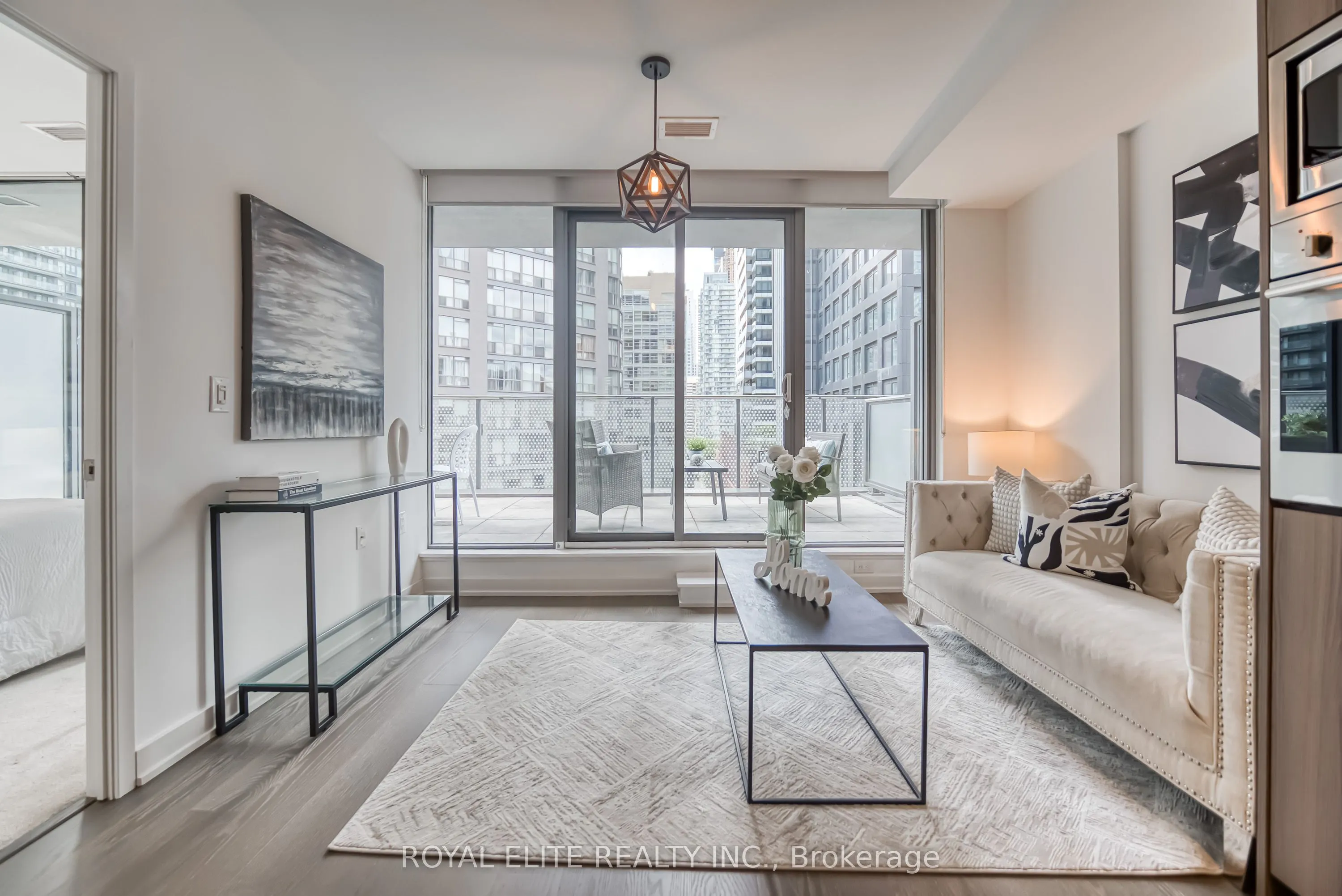 11 Wellesley Street W, #612