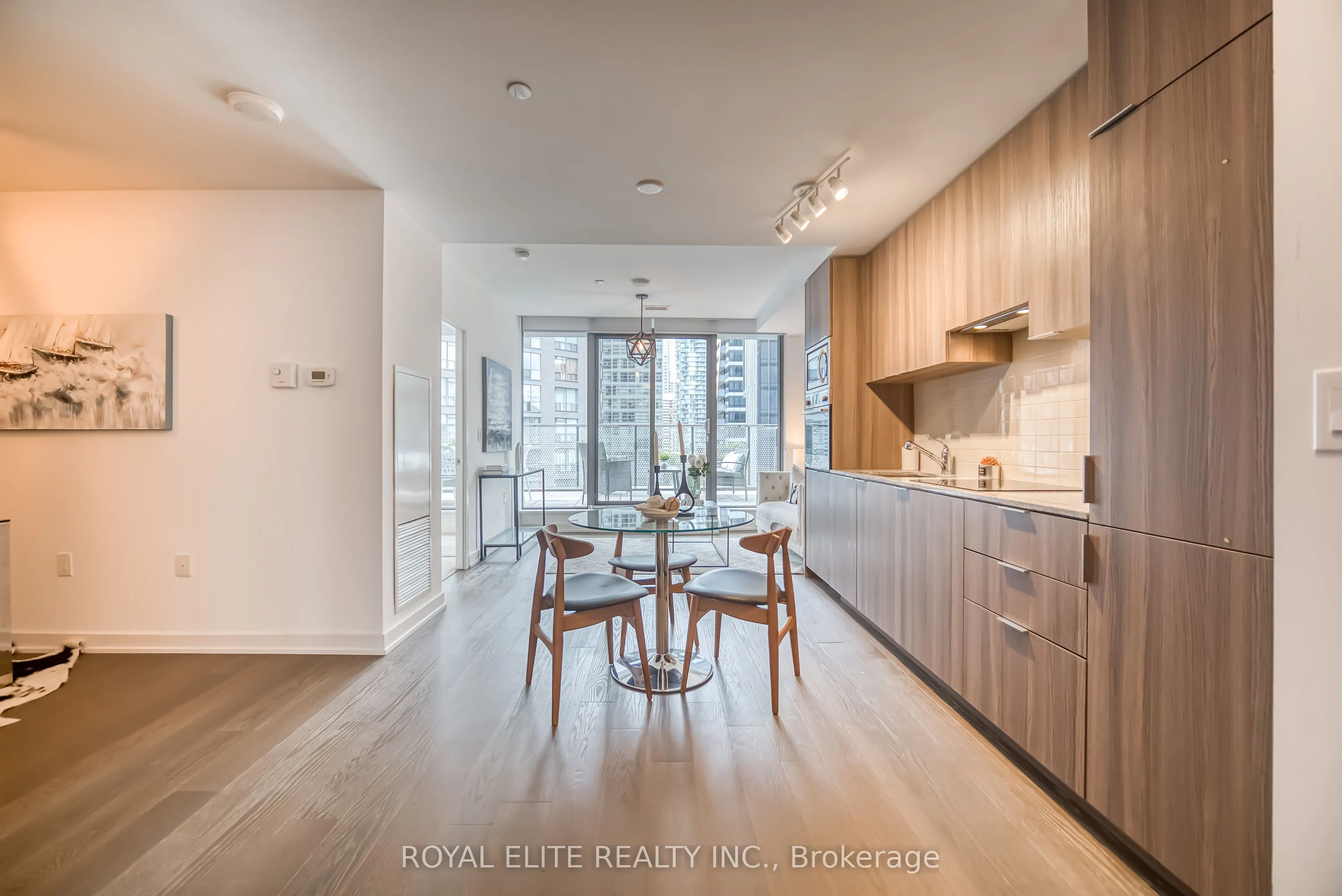 11 Wellesley Street W, #612