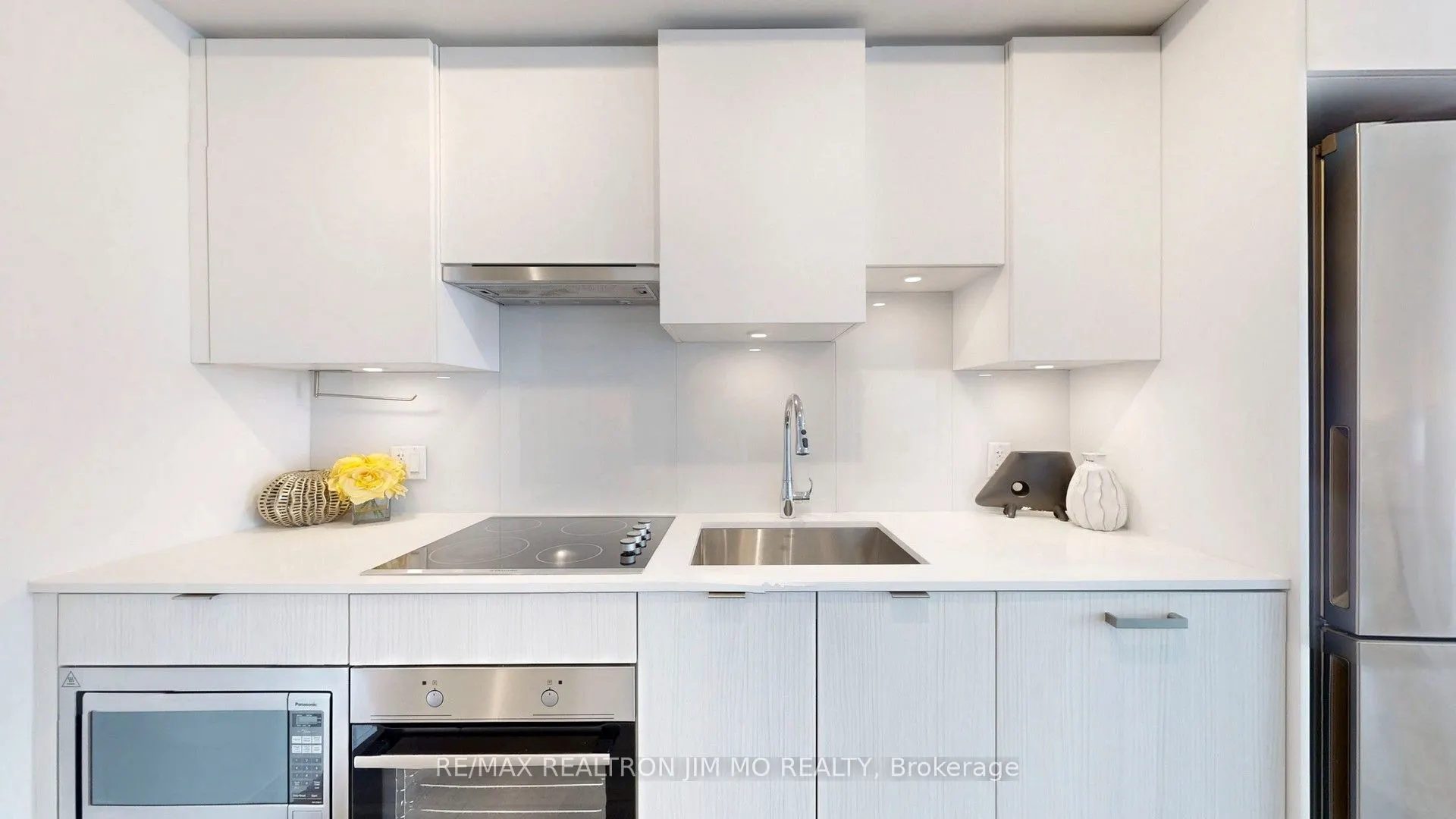 195 Redpath Avenue, #2205