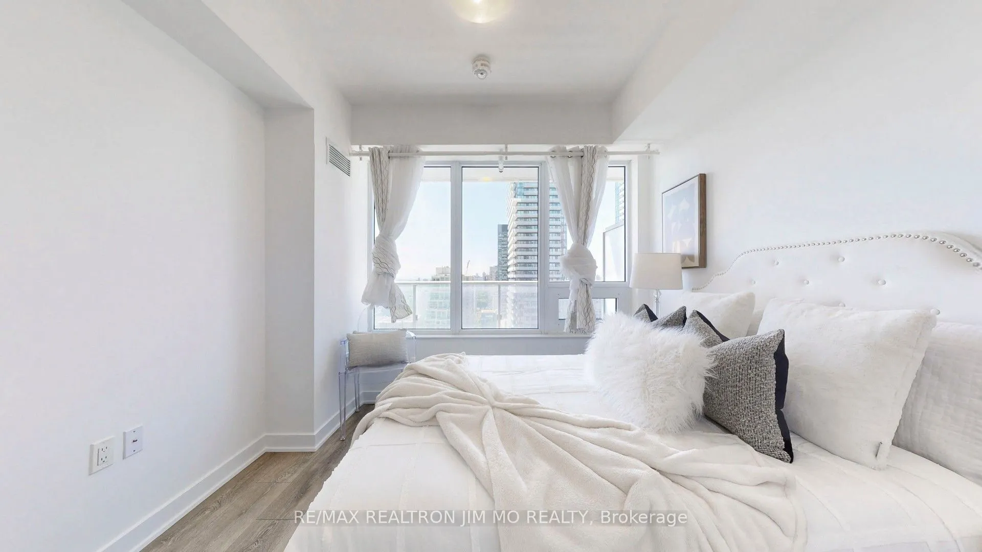 195 Redpath Avenue, #2205