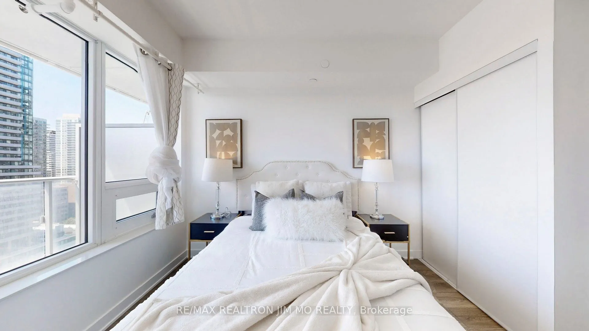 195 Redpath Avenue, #2205