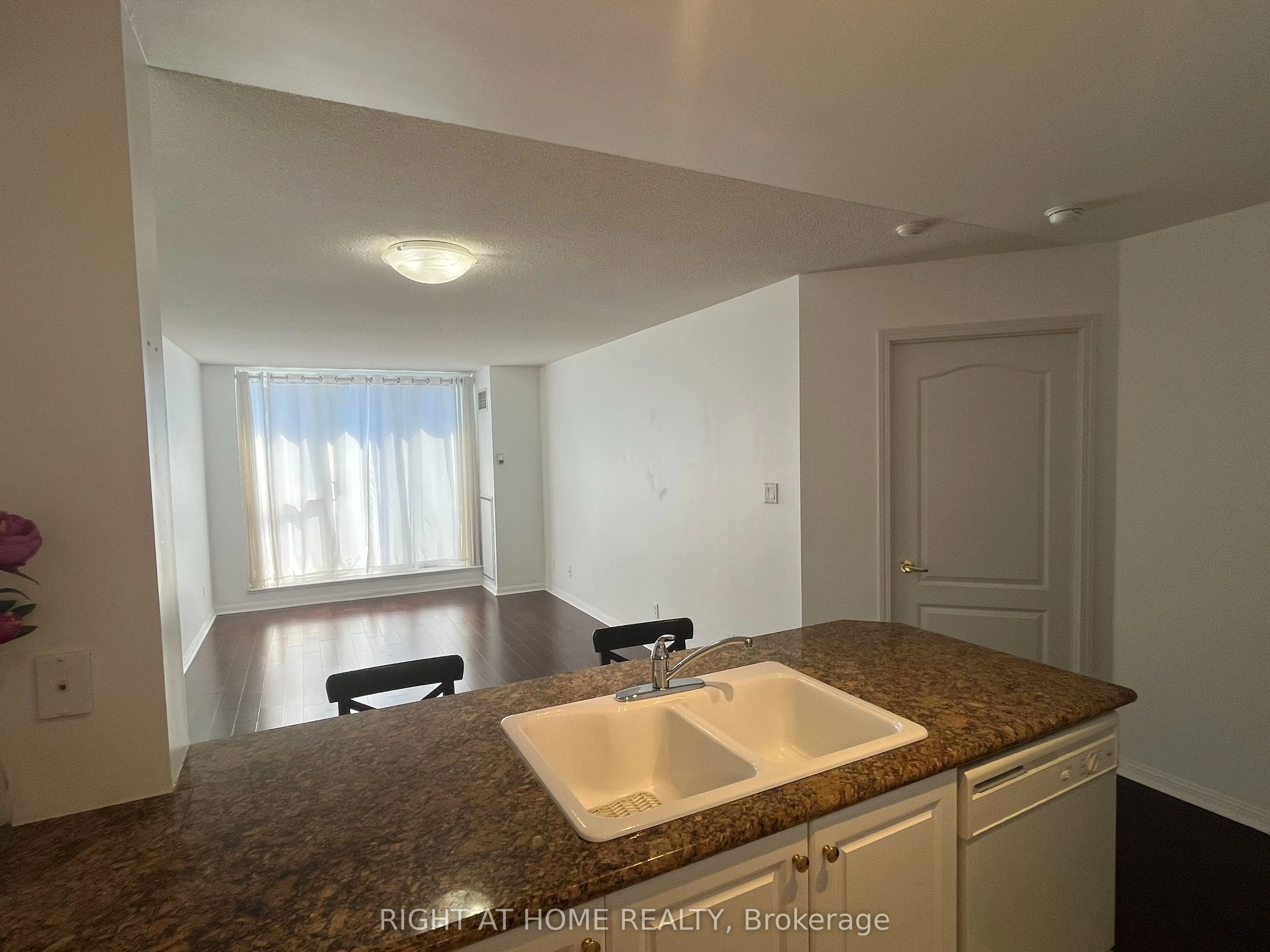 3130 Yonge Street, #PH1