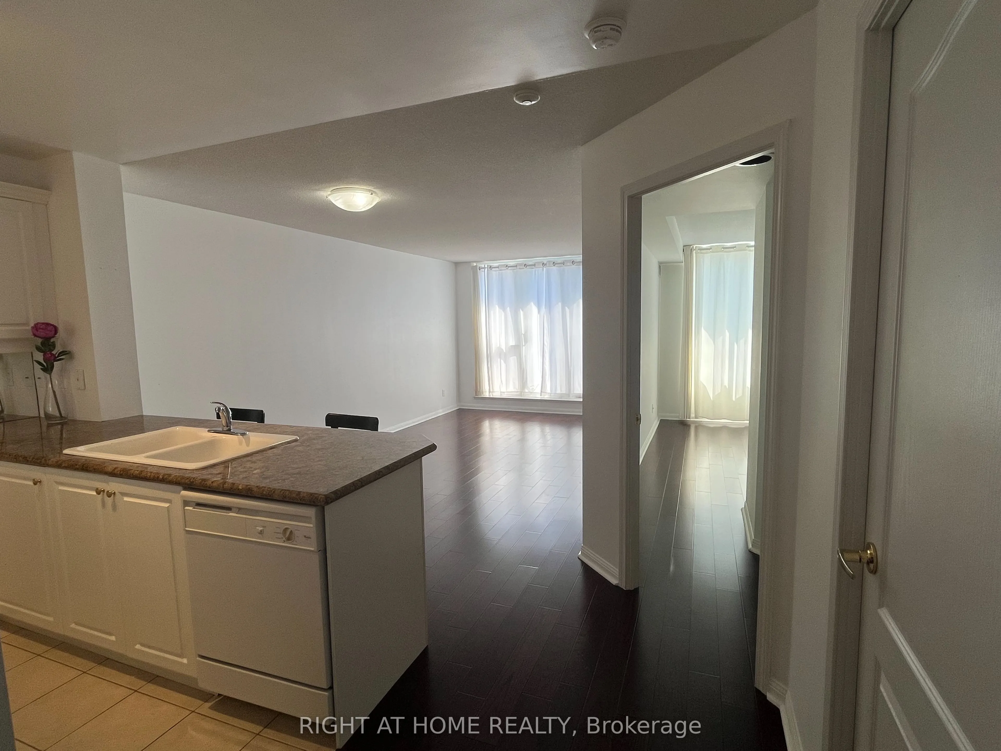 3130 Yonge Street, #PH1