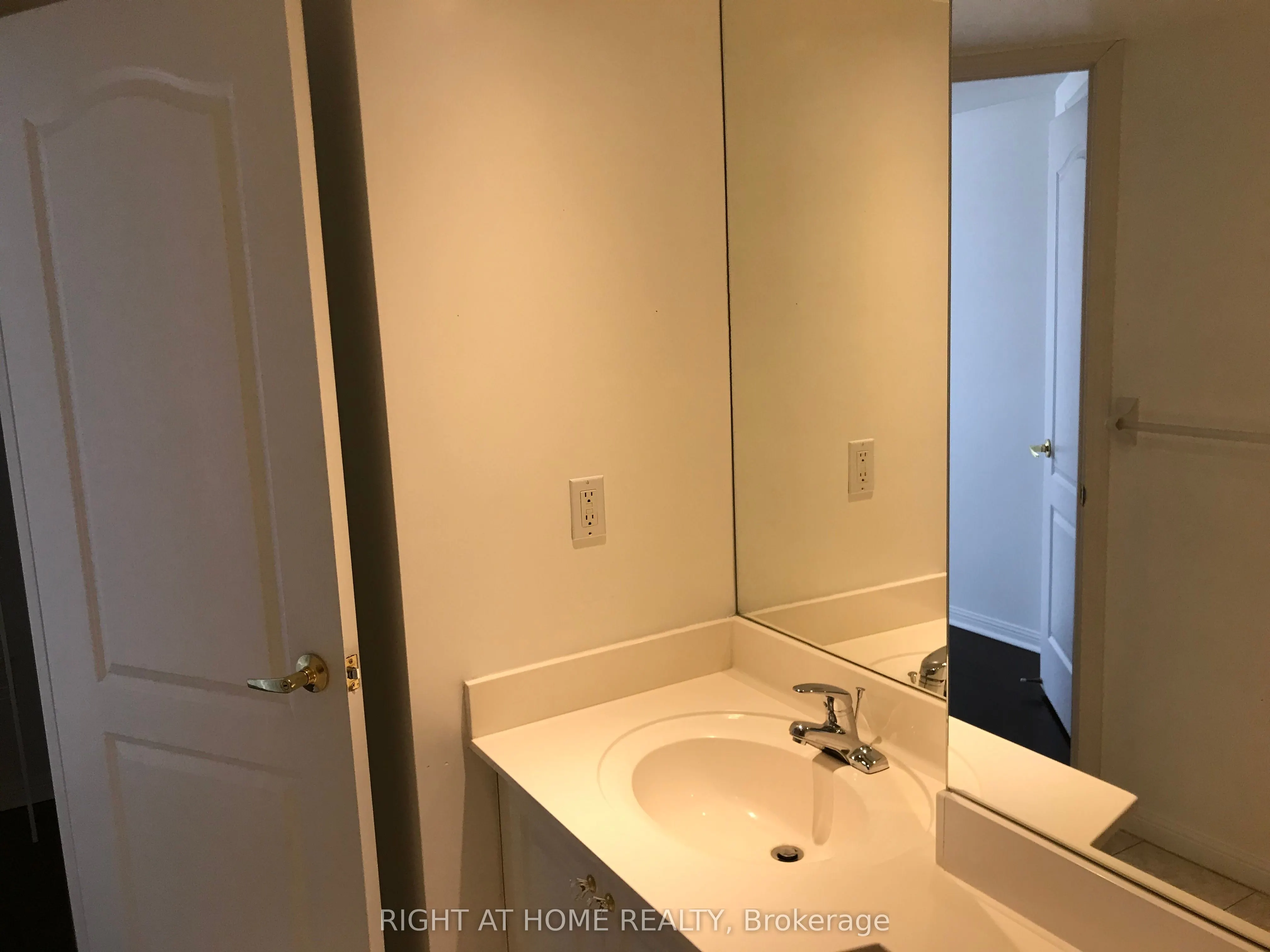 3130 Yonge Street, #PH1