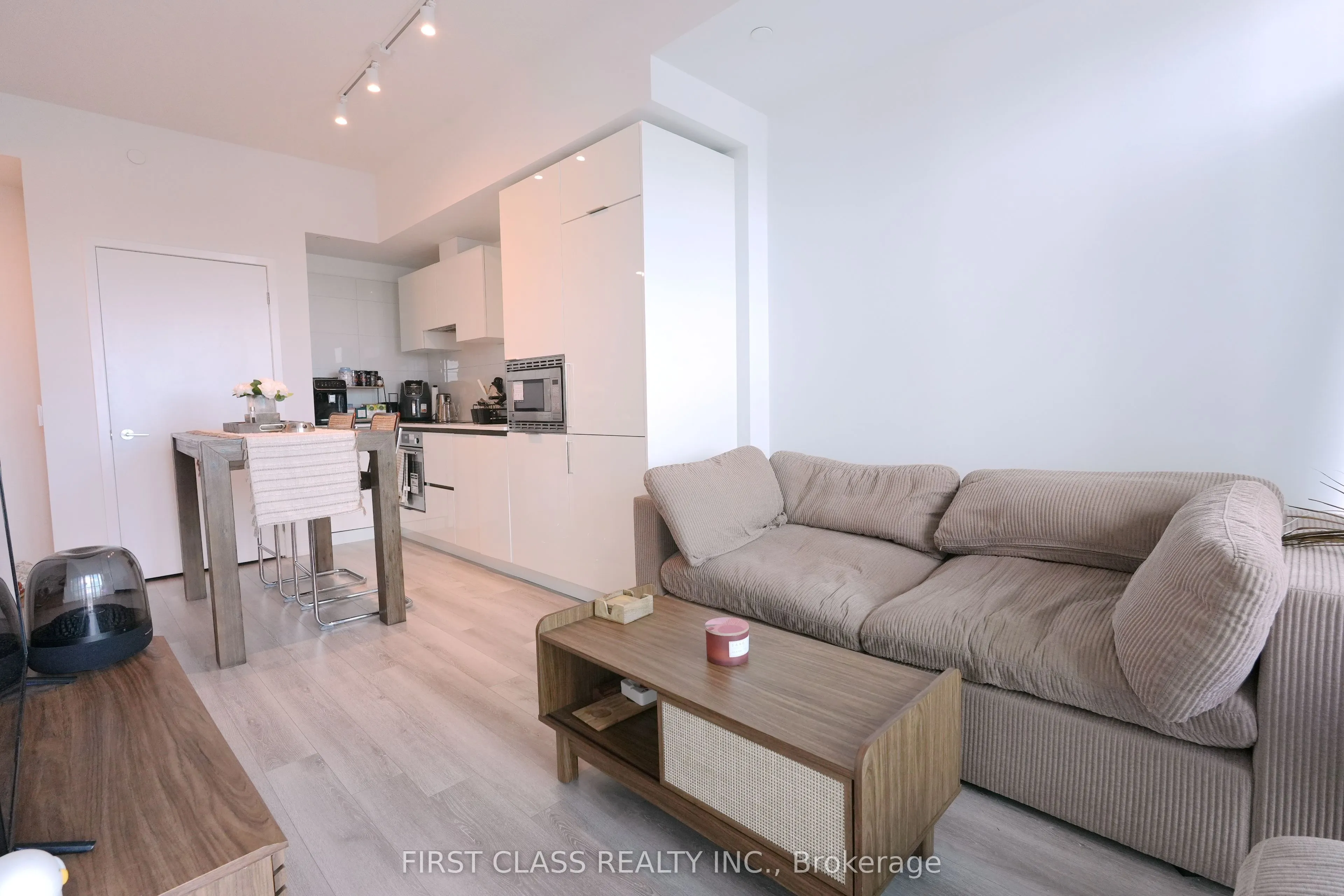 121 St Patrick Street, #1625