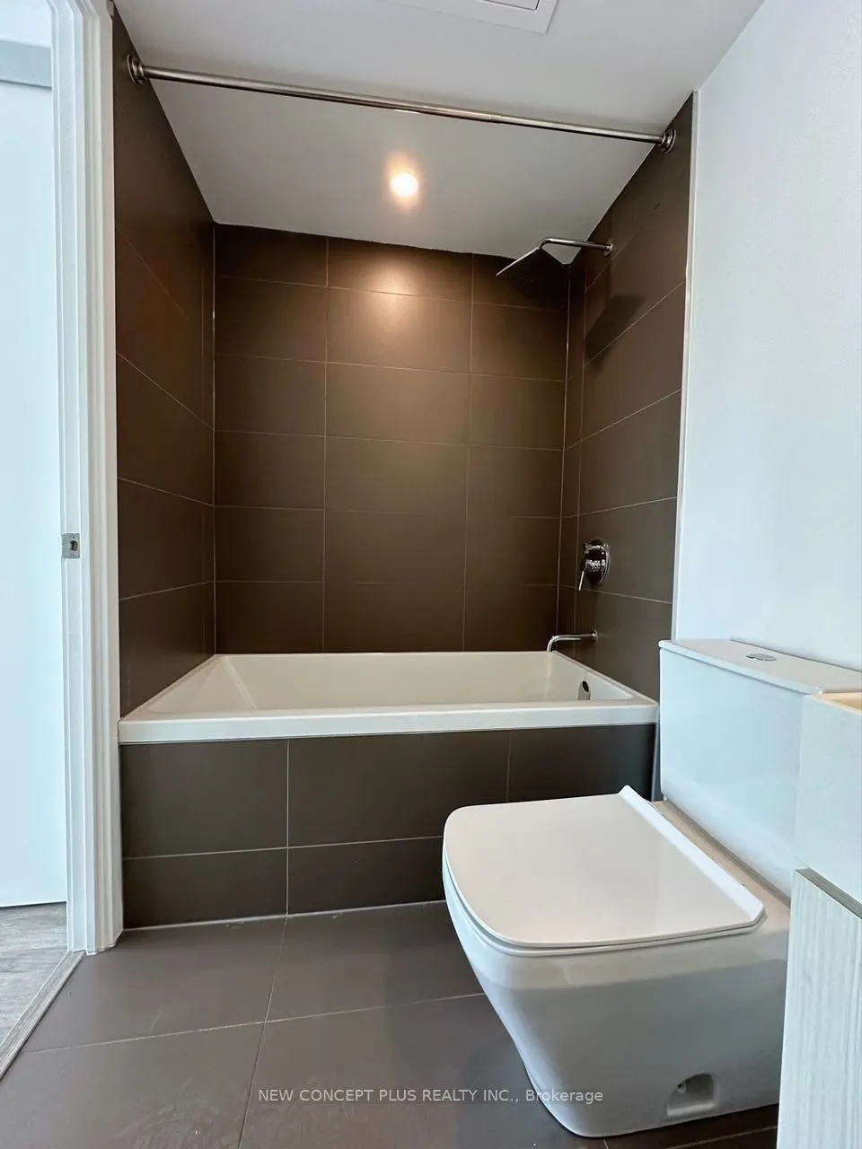 5 Soudan Avenue, #618